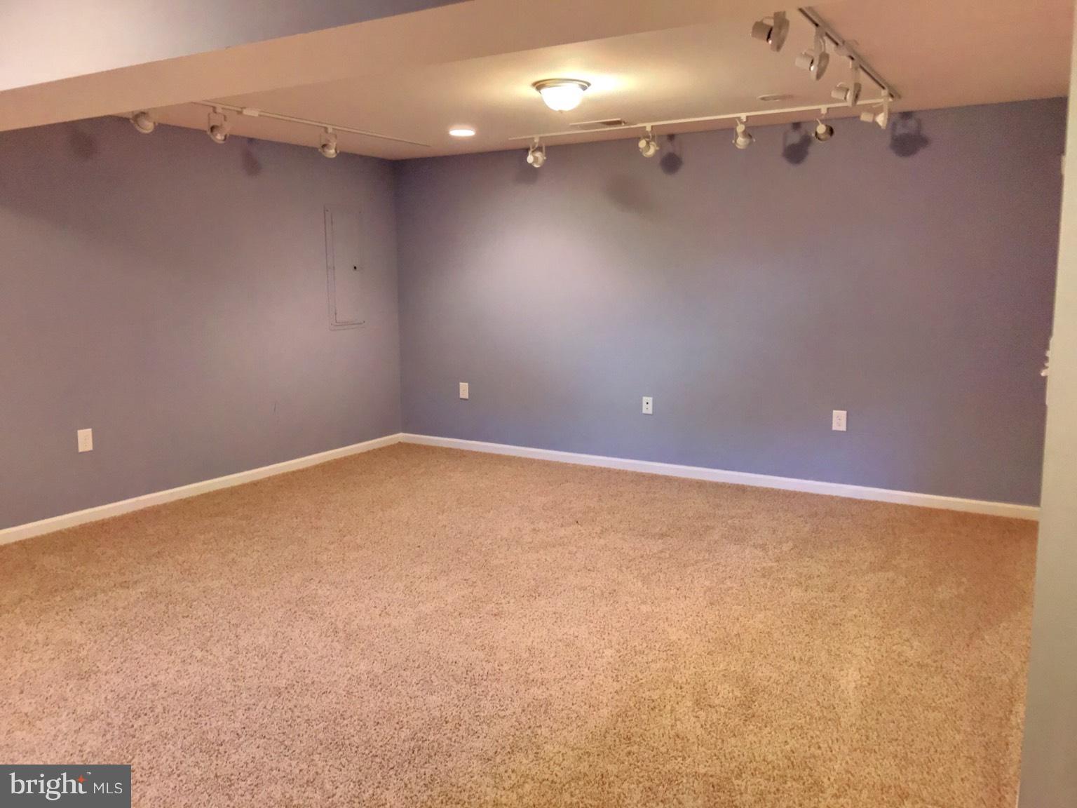 LAKELAND PLACE - Residential