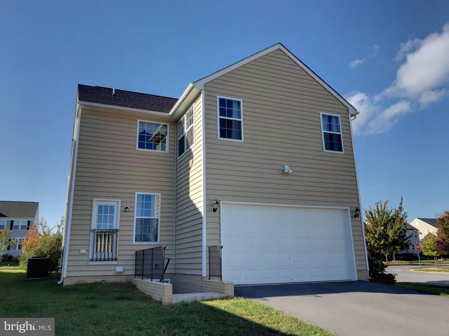 LAKELAND PLACE - Residential