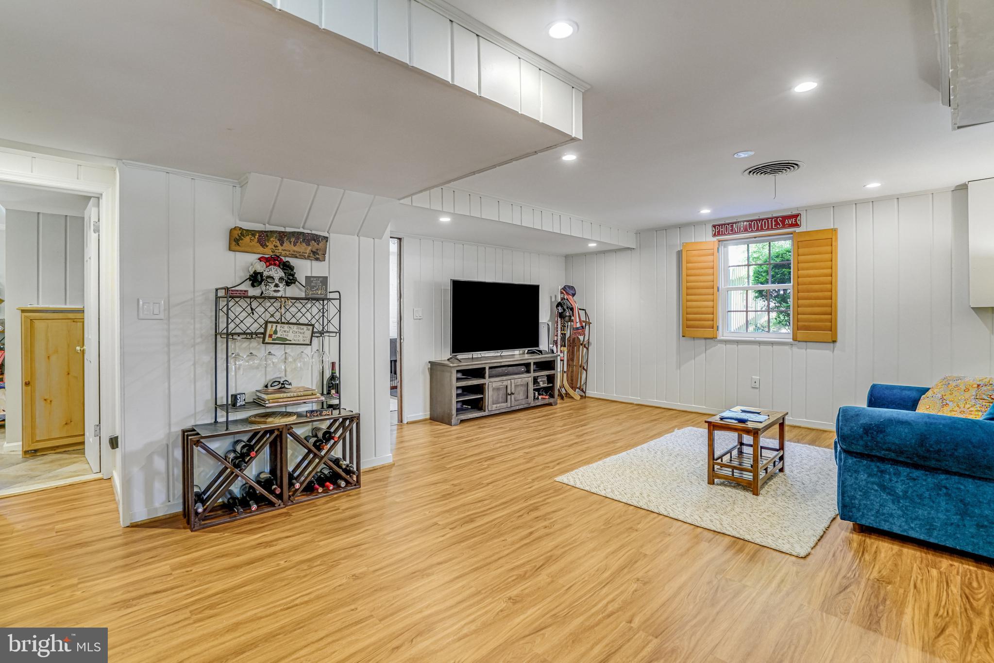 BUCKNELL MANOR - Residential