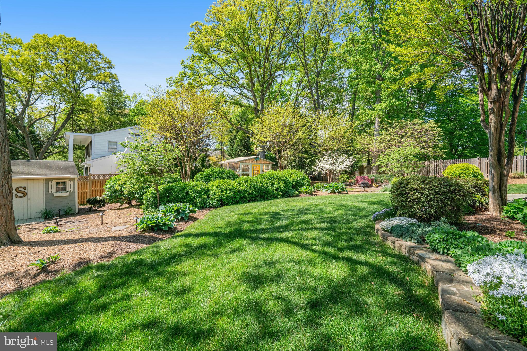 BUCKNELL MANOR - Residential