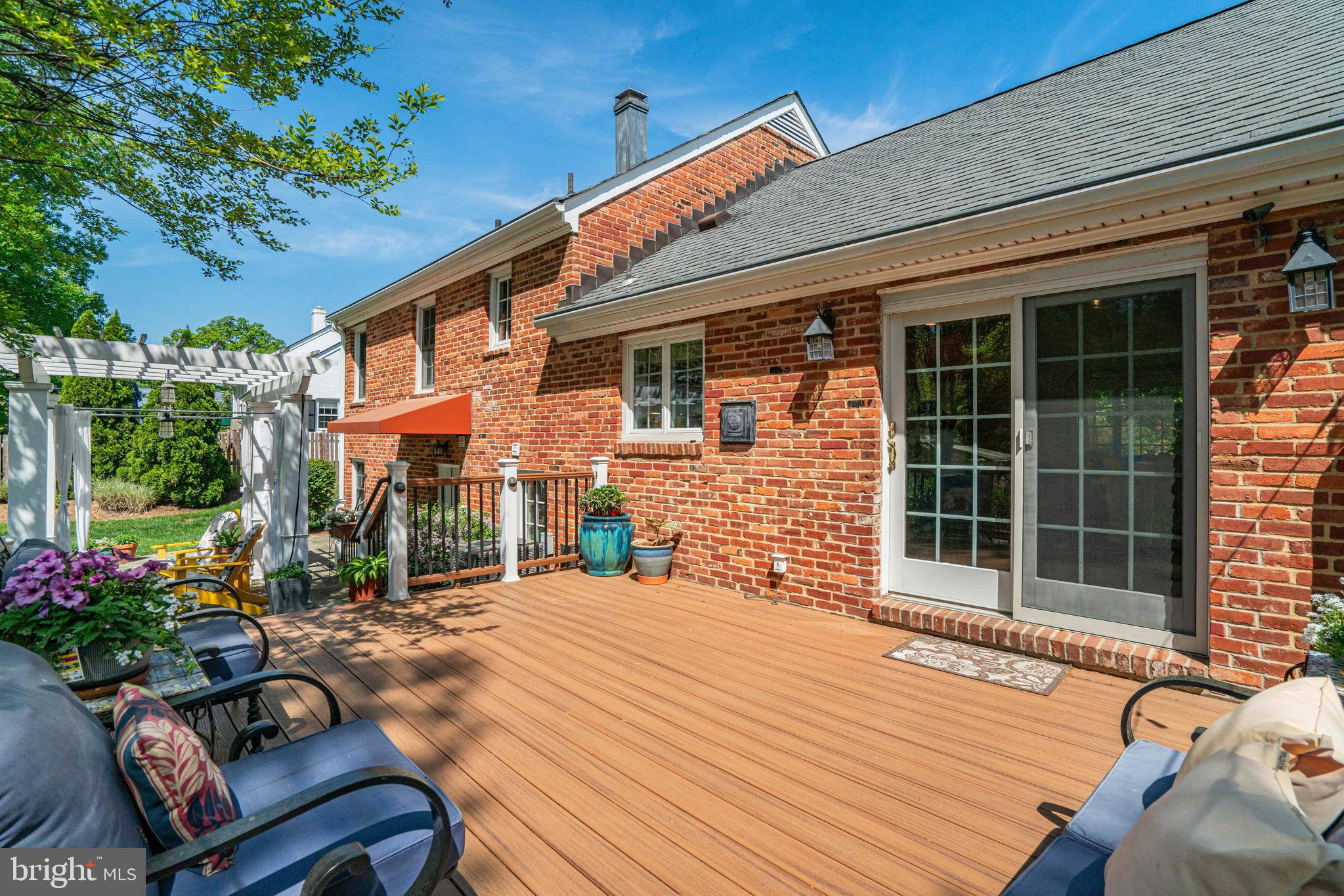 BUCKNELL MANOR - Residential