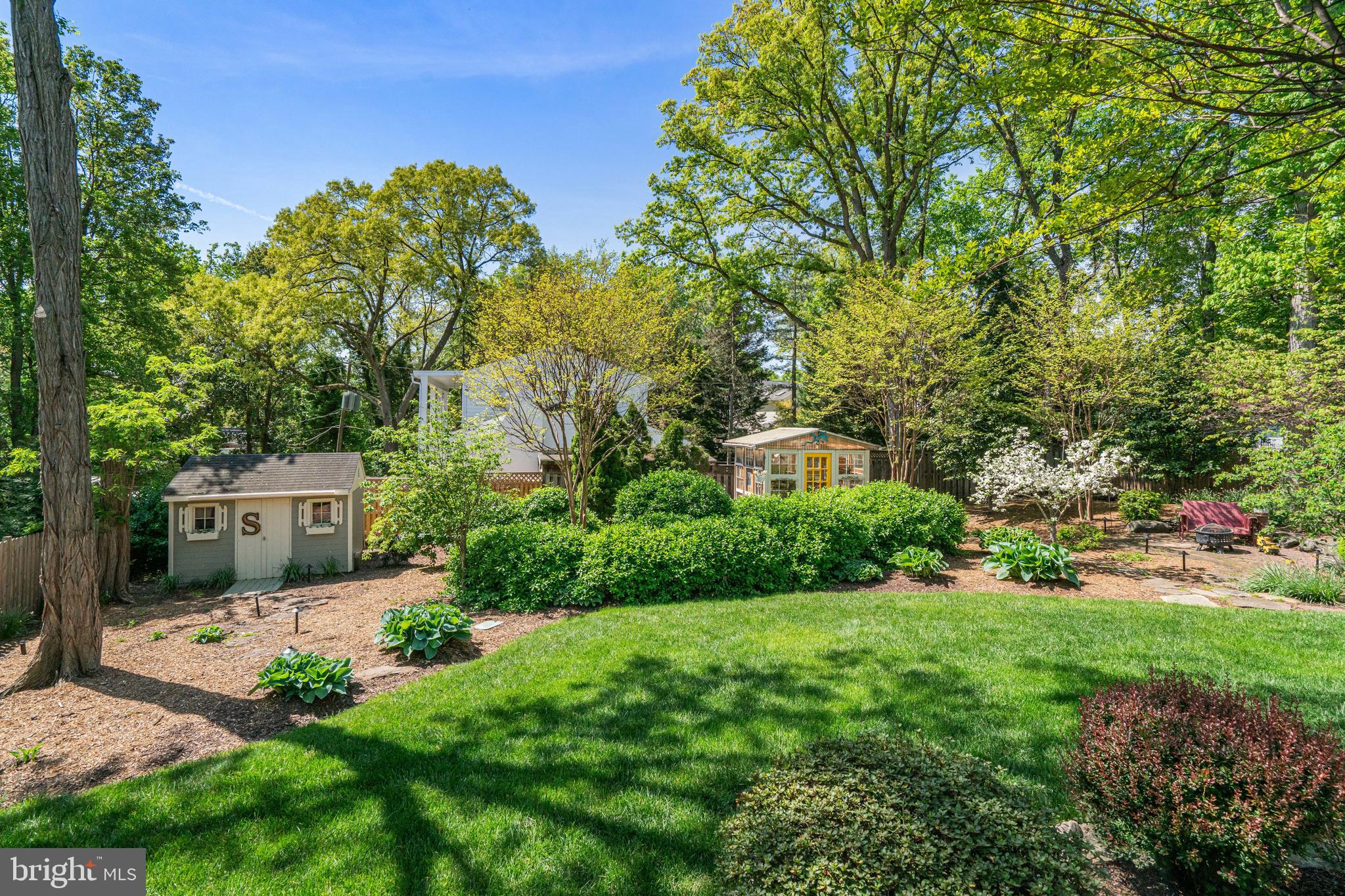 BUCKNELL MANOR - Residential