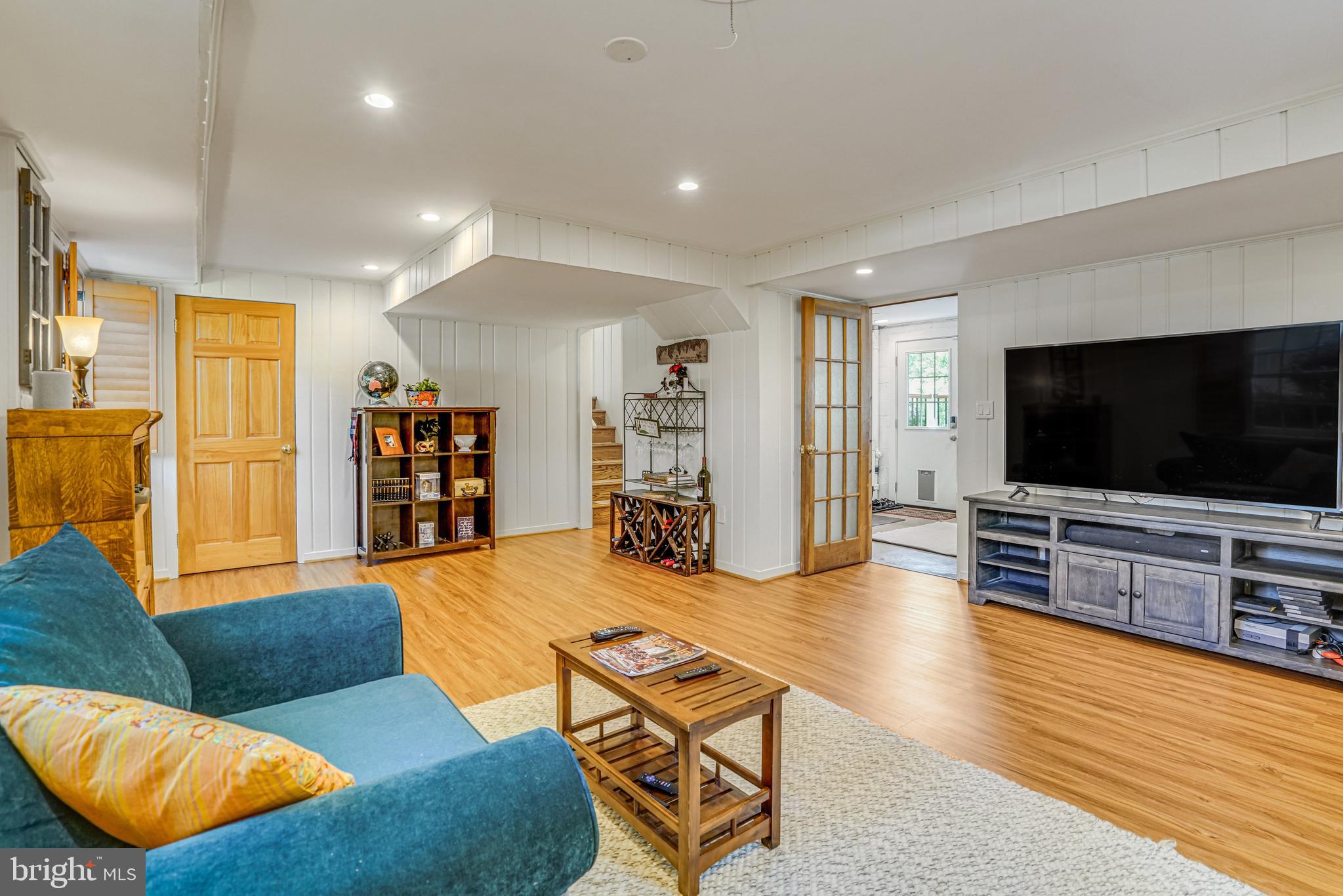 BUCKNELL MANOR - Residential