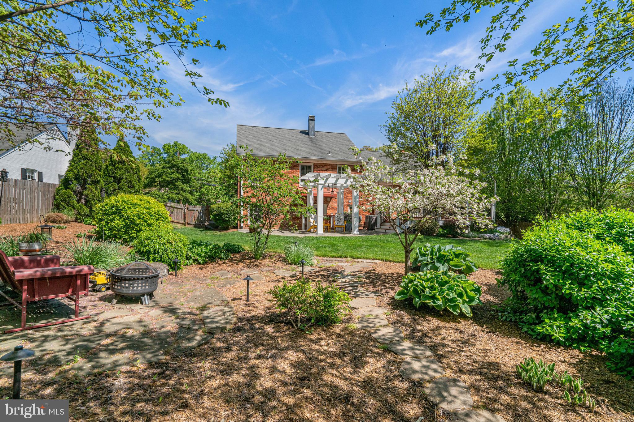 BUCKNELL MANOR - Residential