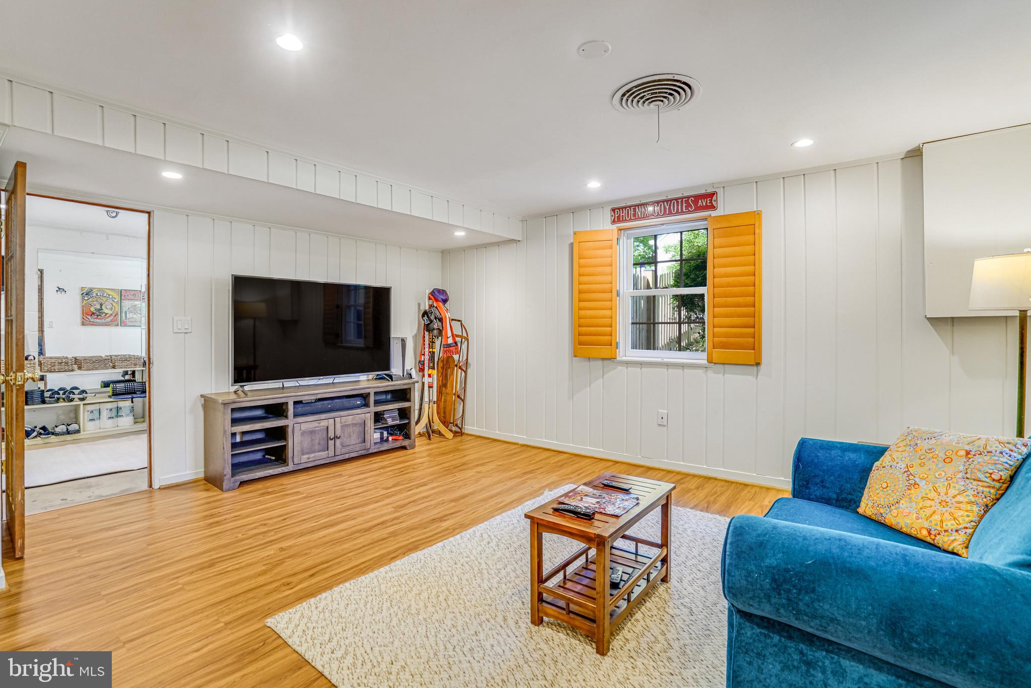 BUCKNELL MANOR - Residential