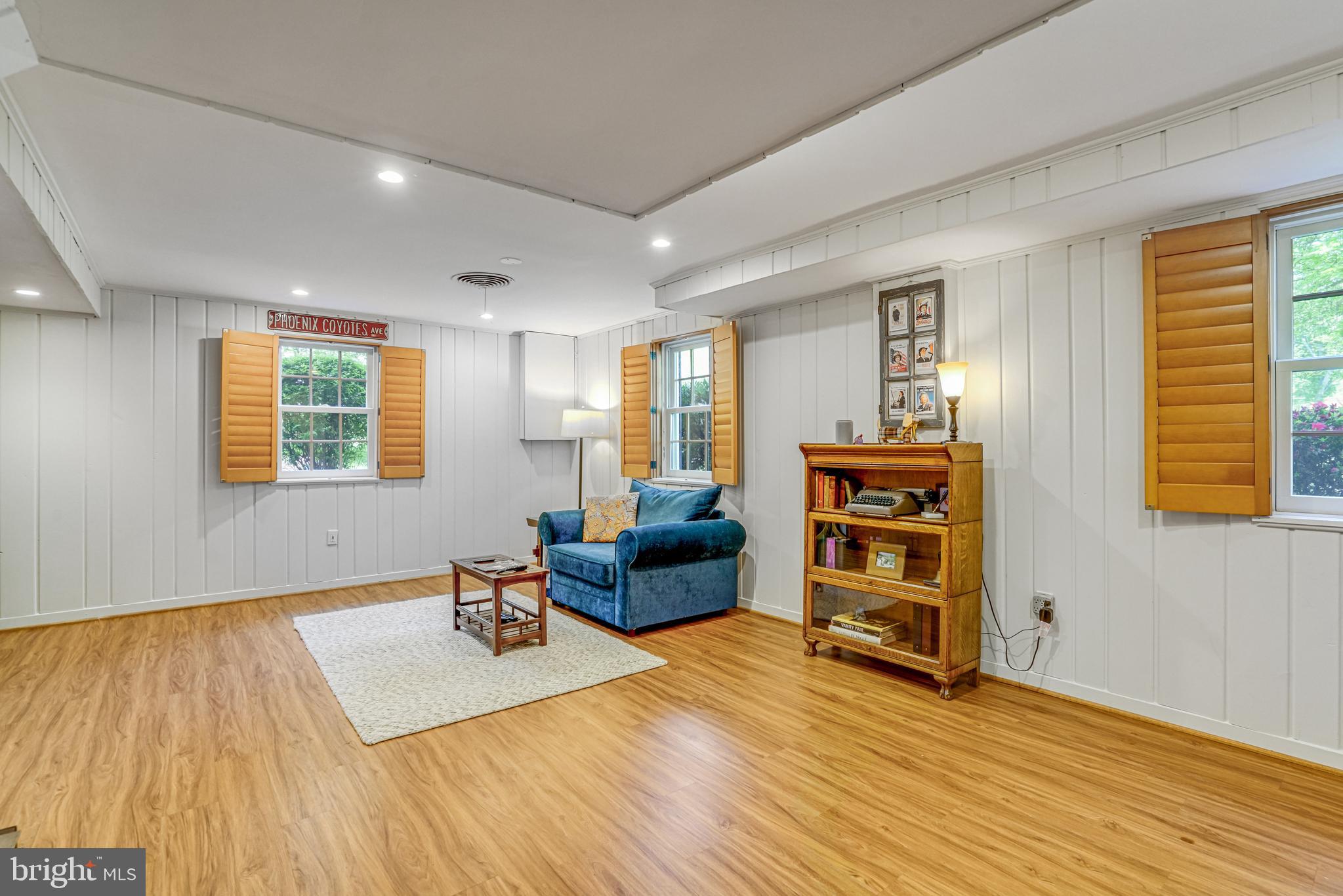 BUCKNELL MANOR - Residential