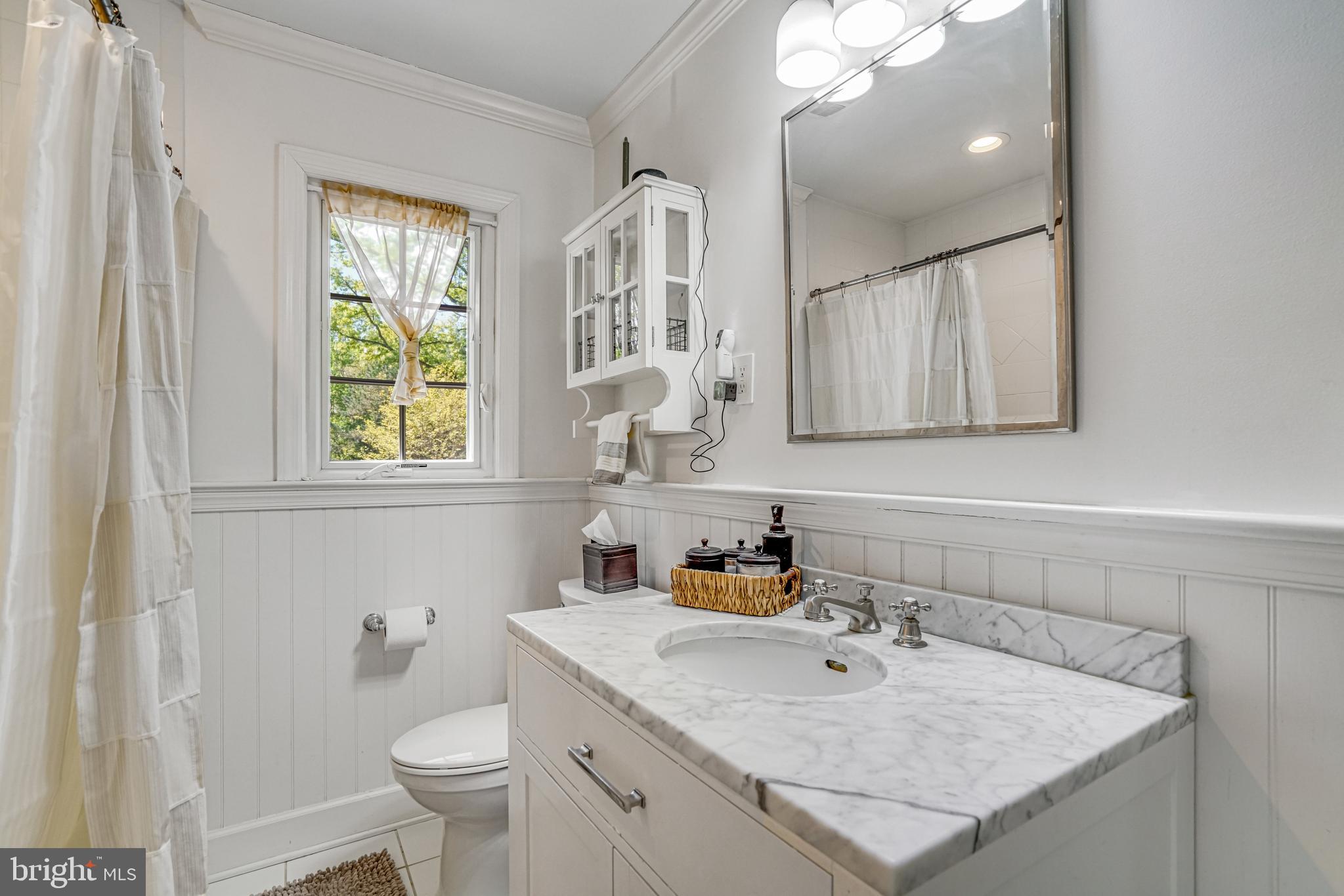 BUCKNELL MANOR - Residential