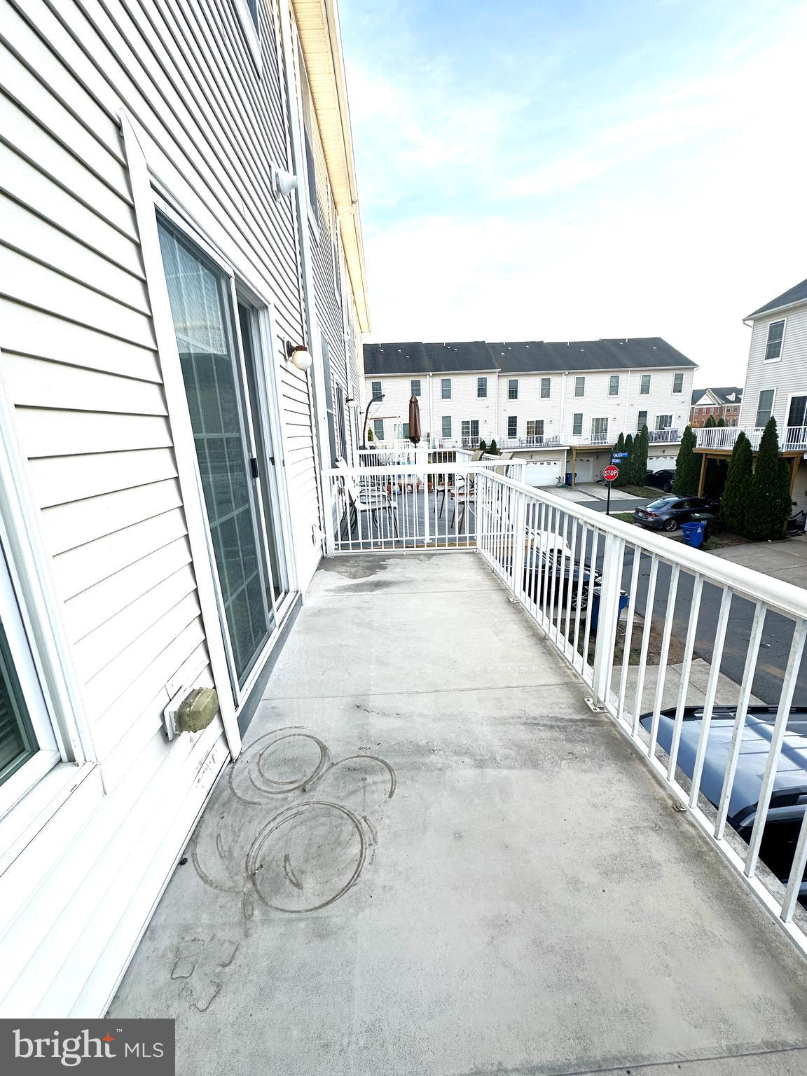 AMBERLEA AT SOUTH RIDING - Residential Lease