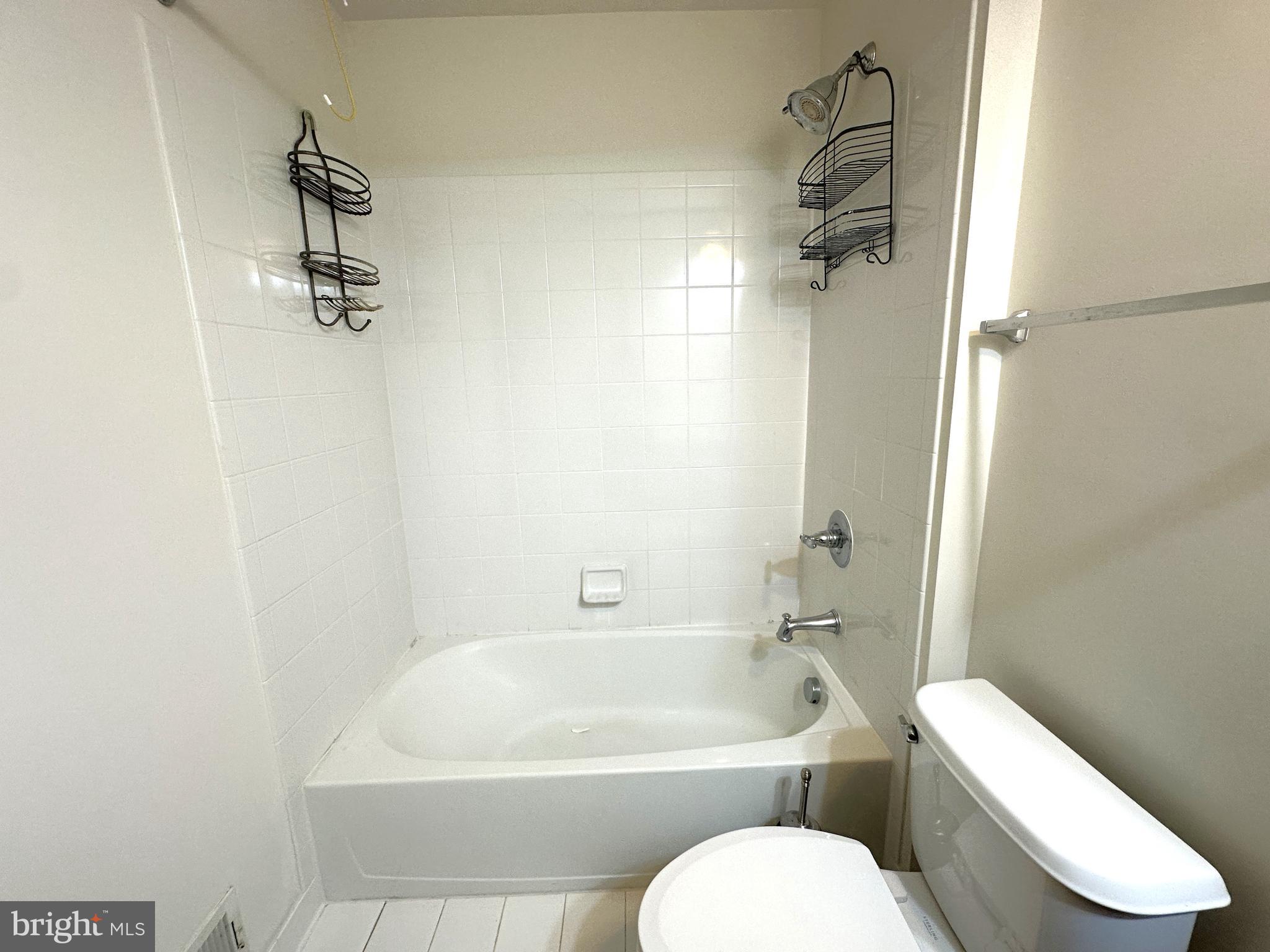 AMBERLEA AT SOUTH RIDING - Residential Lease