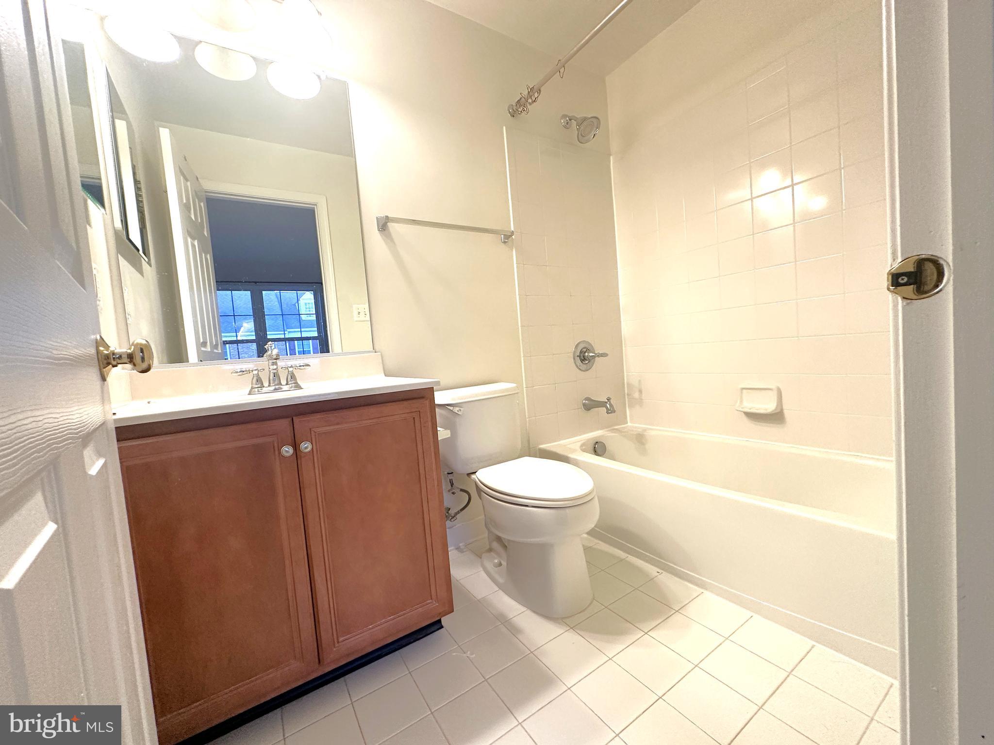 AMBERLEA AT SOUTH RIDING - Residential Lease