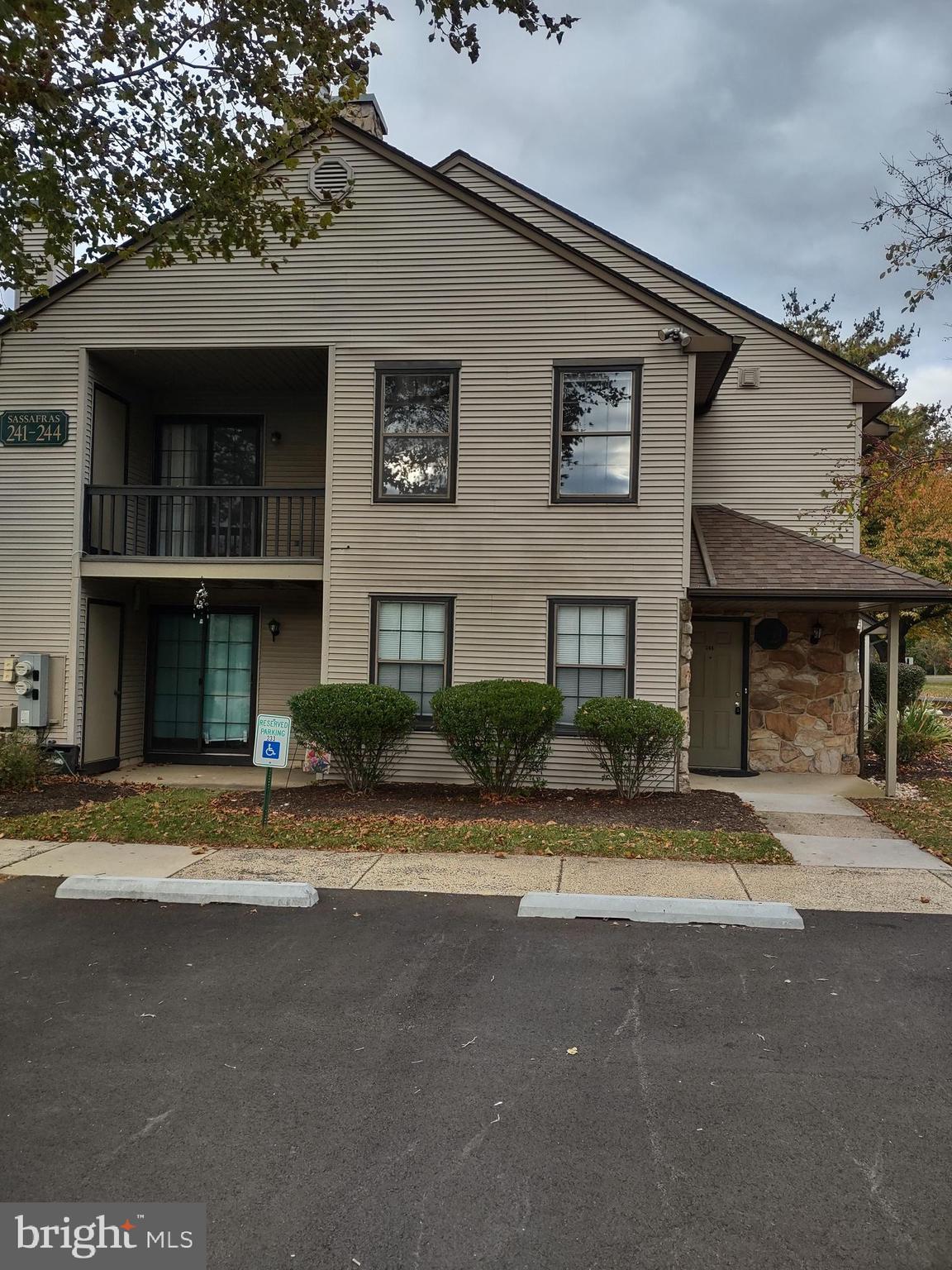 HAMPTON GREENS - Residential