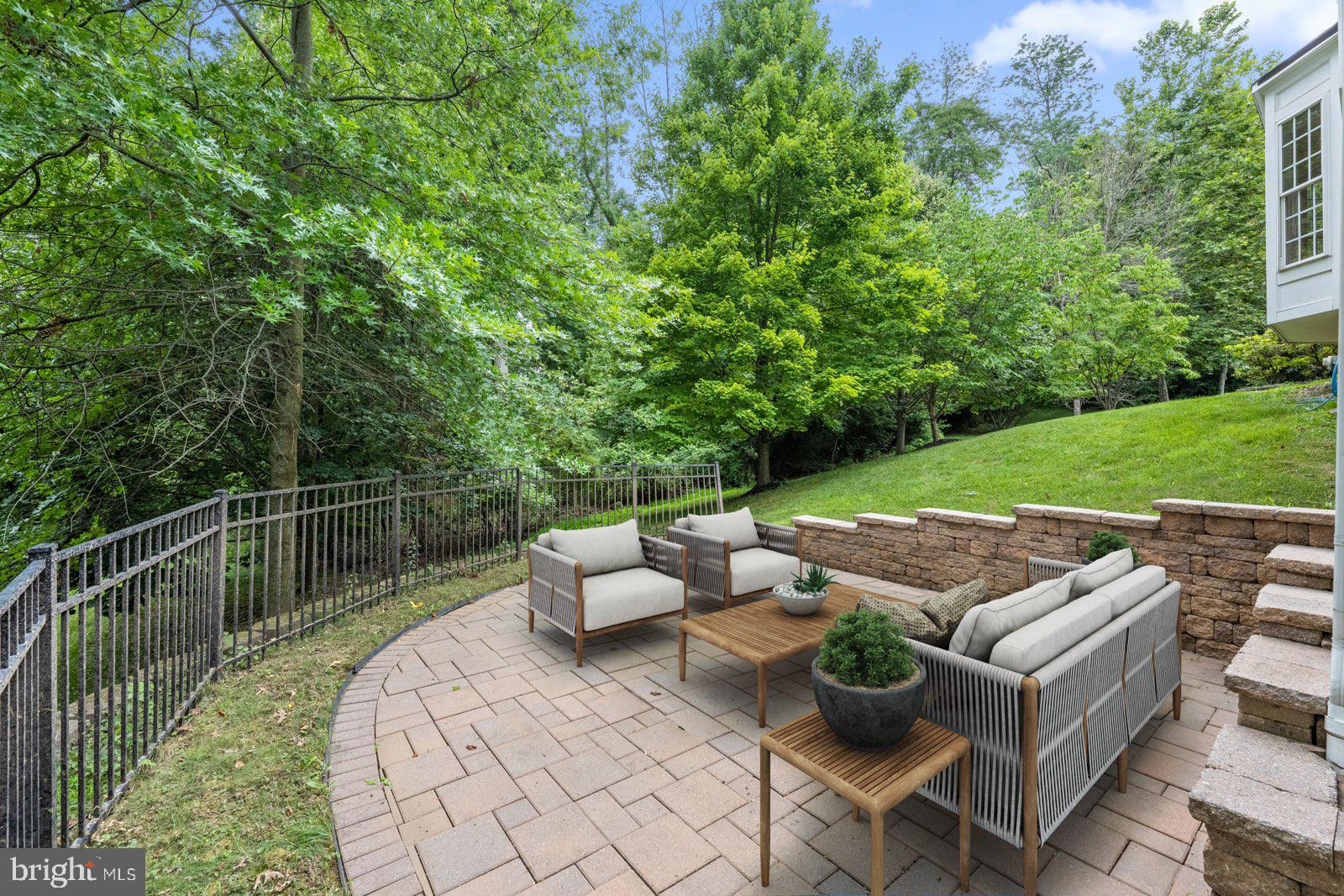 SPRINGTON POINTE WOODS - Residential