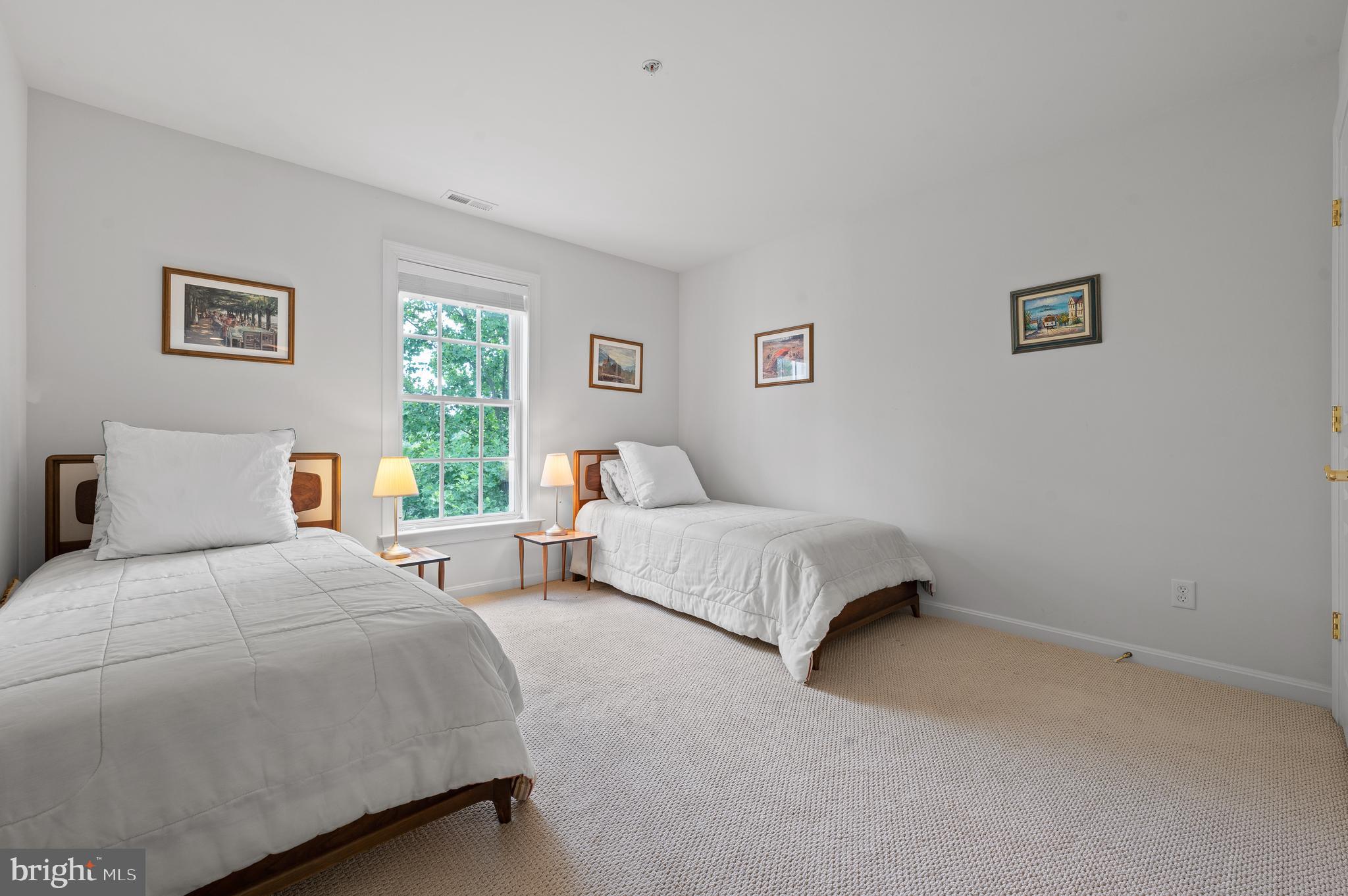 SPRINGTON POINTE WOODS - Residential