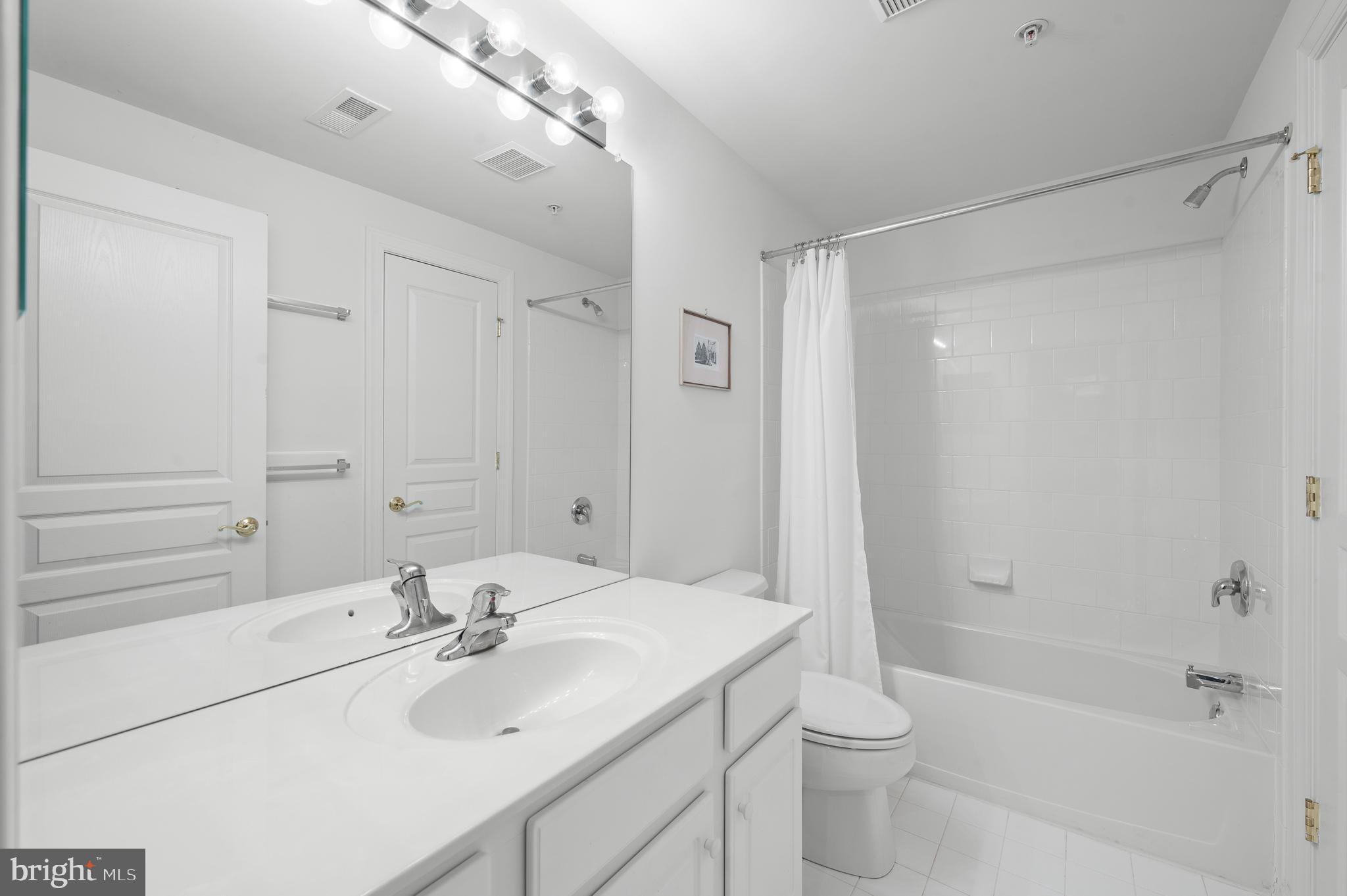 SPRINGTON POINTE WOODS - Residential