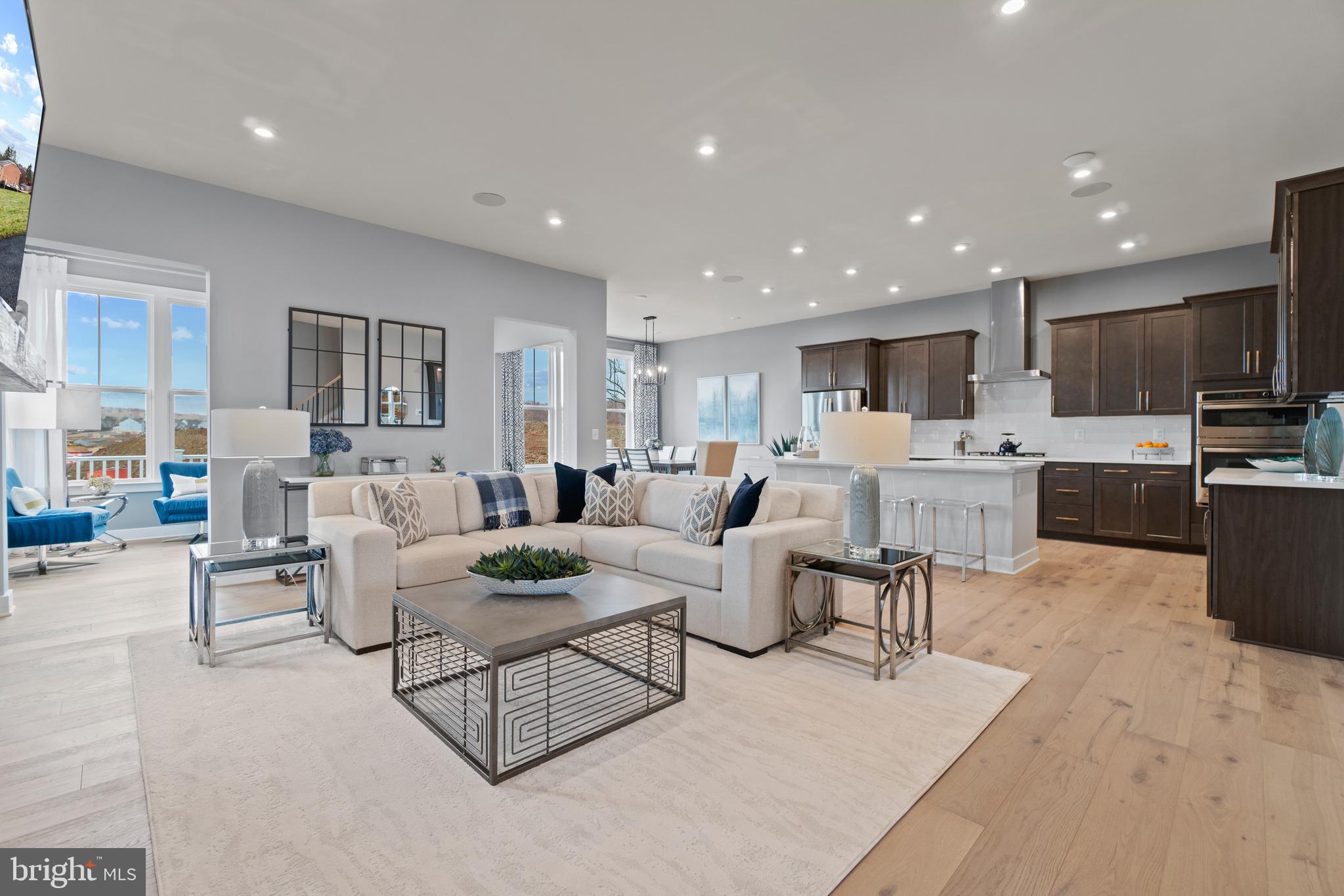 WHITE OAKS FARM - Residential