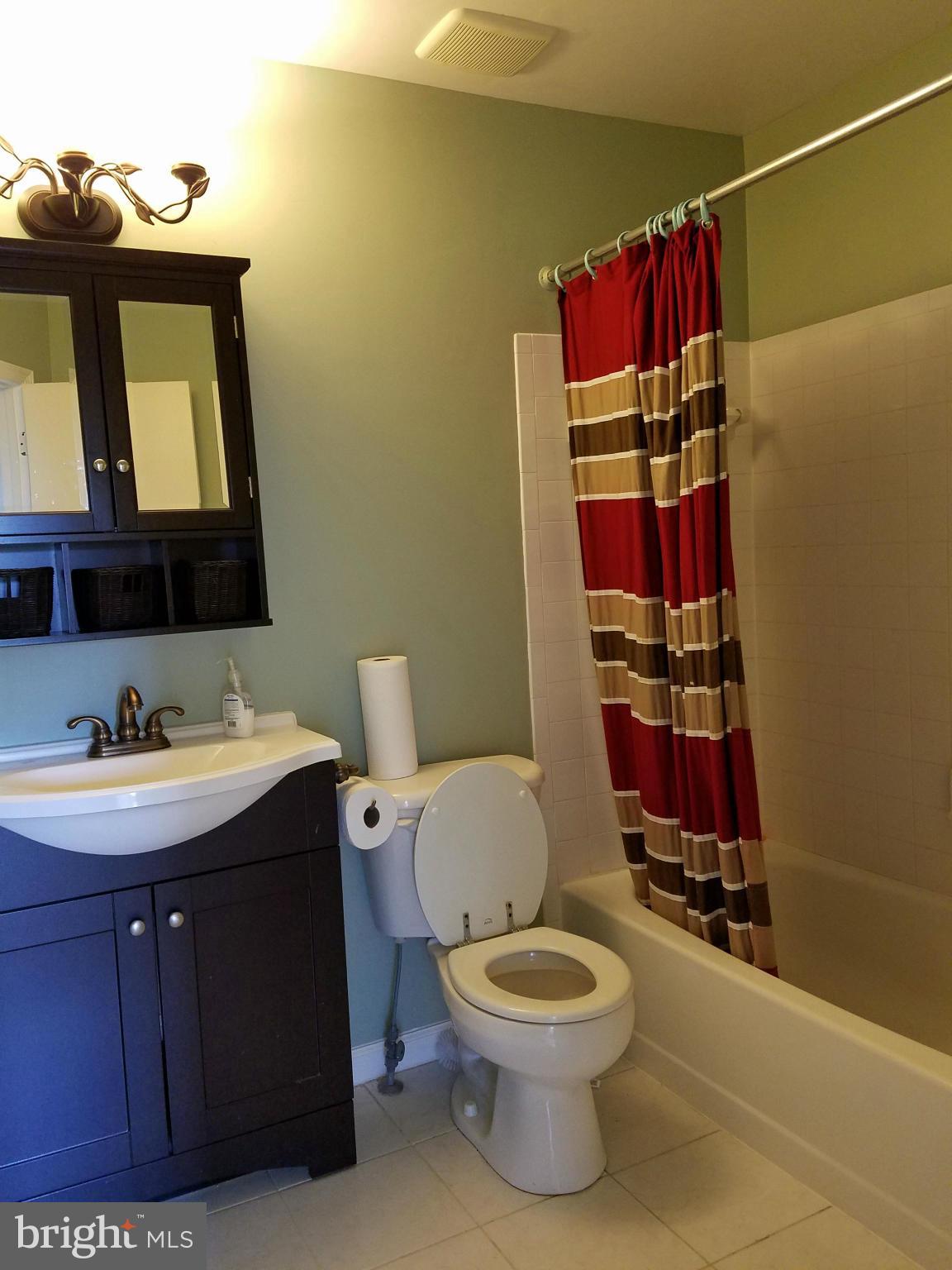 LAUREL LAKES - Residential Lease