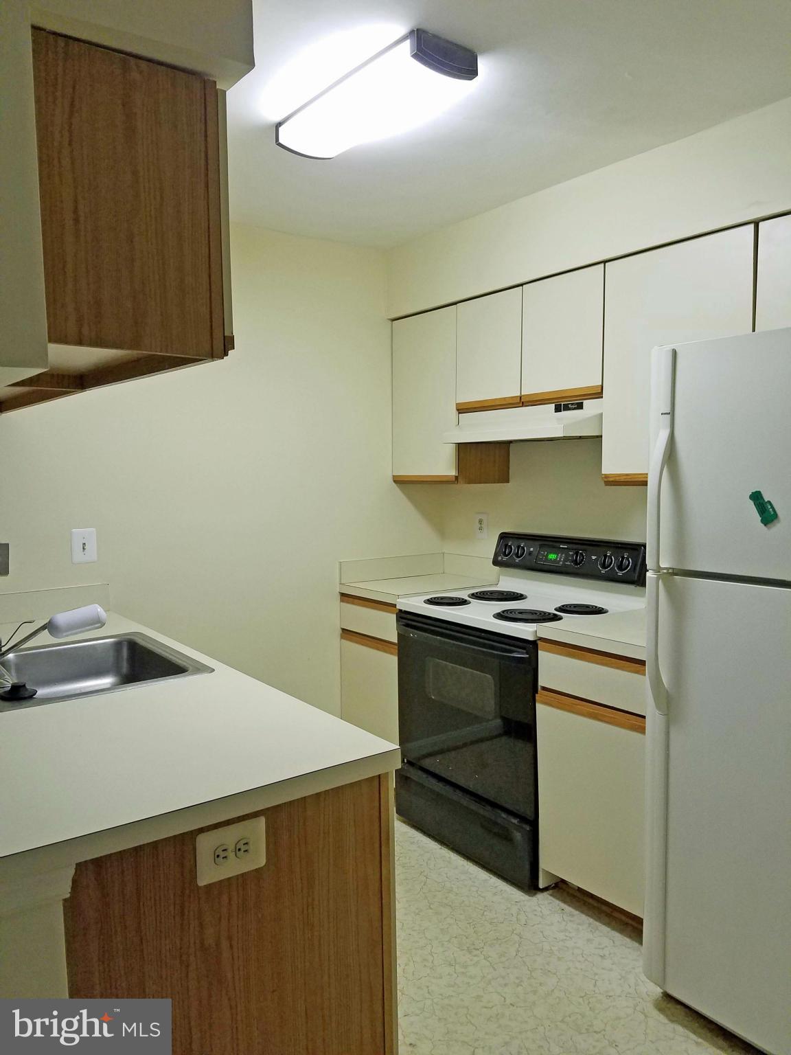 LAUREL LAKES - Residential Lease