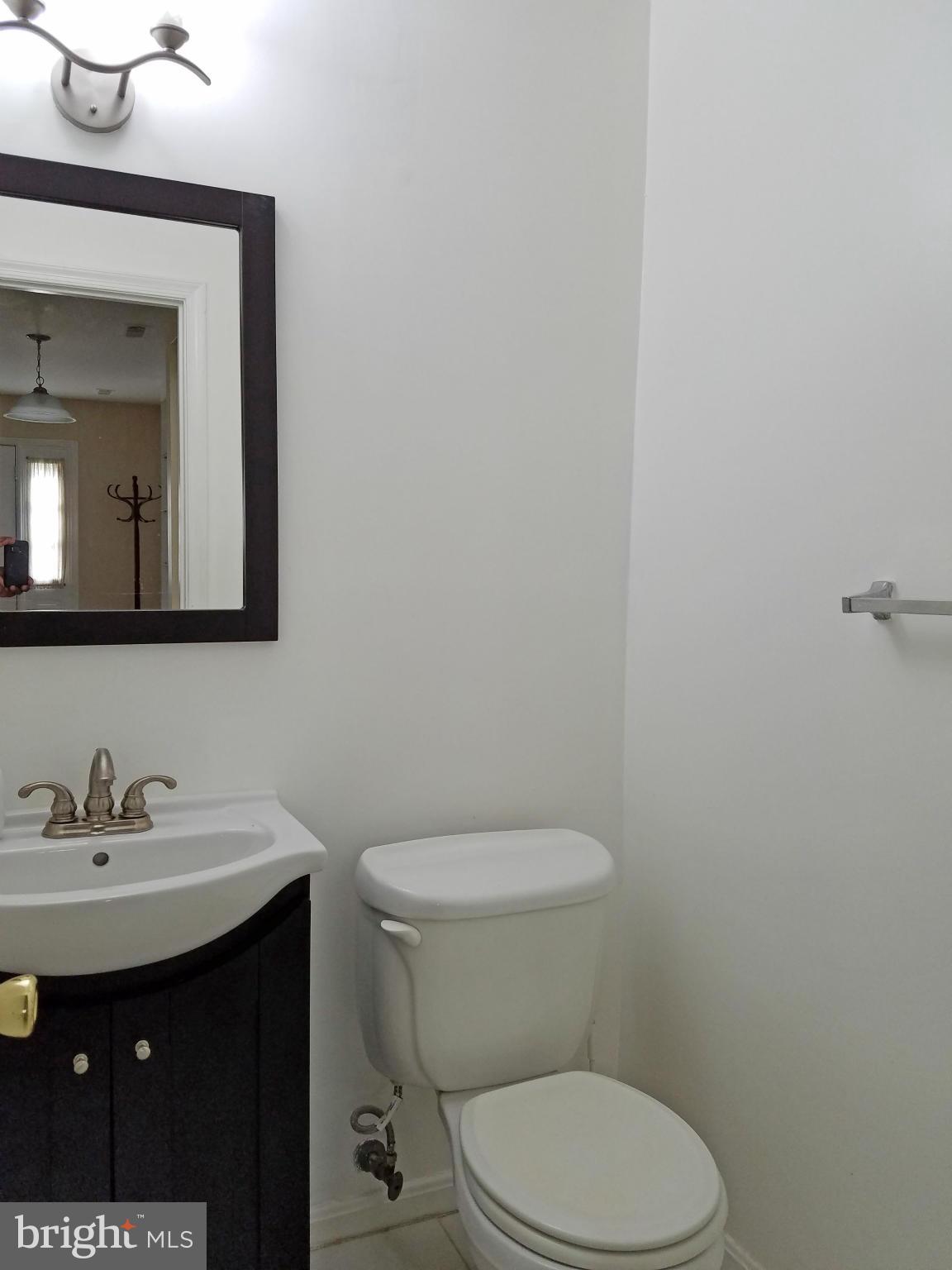 LAUREL LAKES - Residential Lease