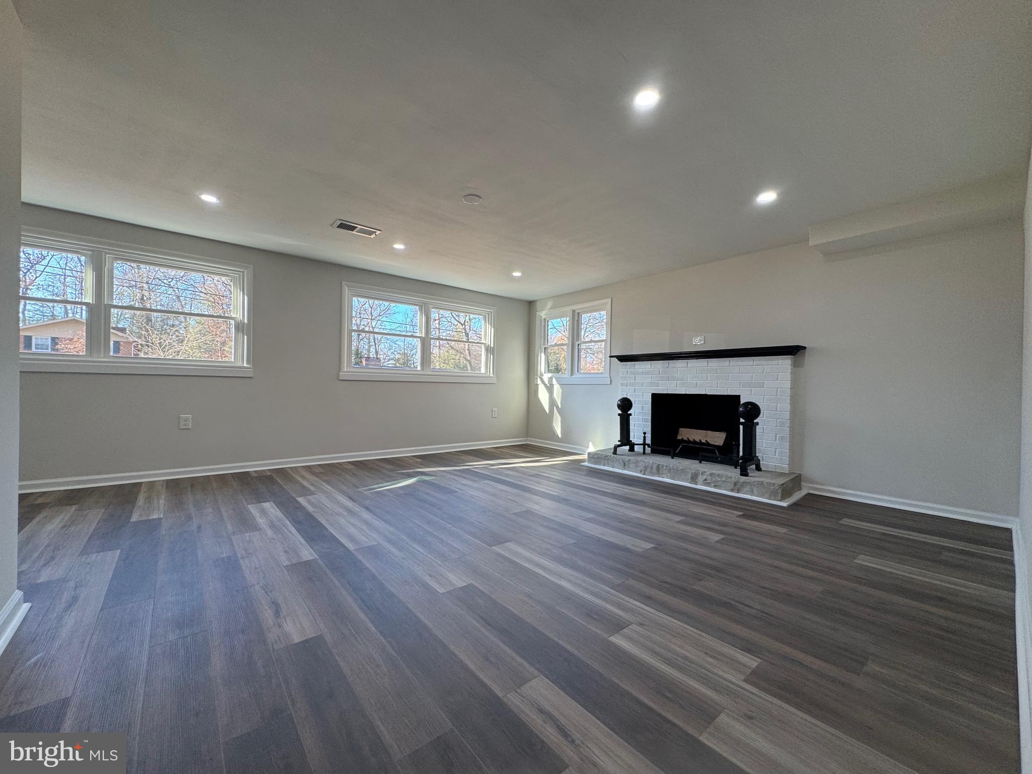 YACHT HAVEN ESTATES - Residential