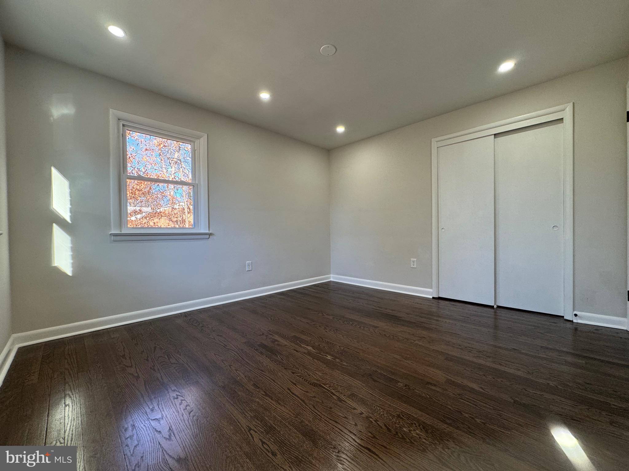 YACHT HAVEN ESTATES - Residential