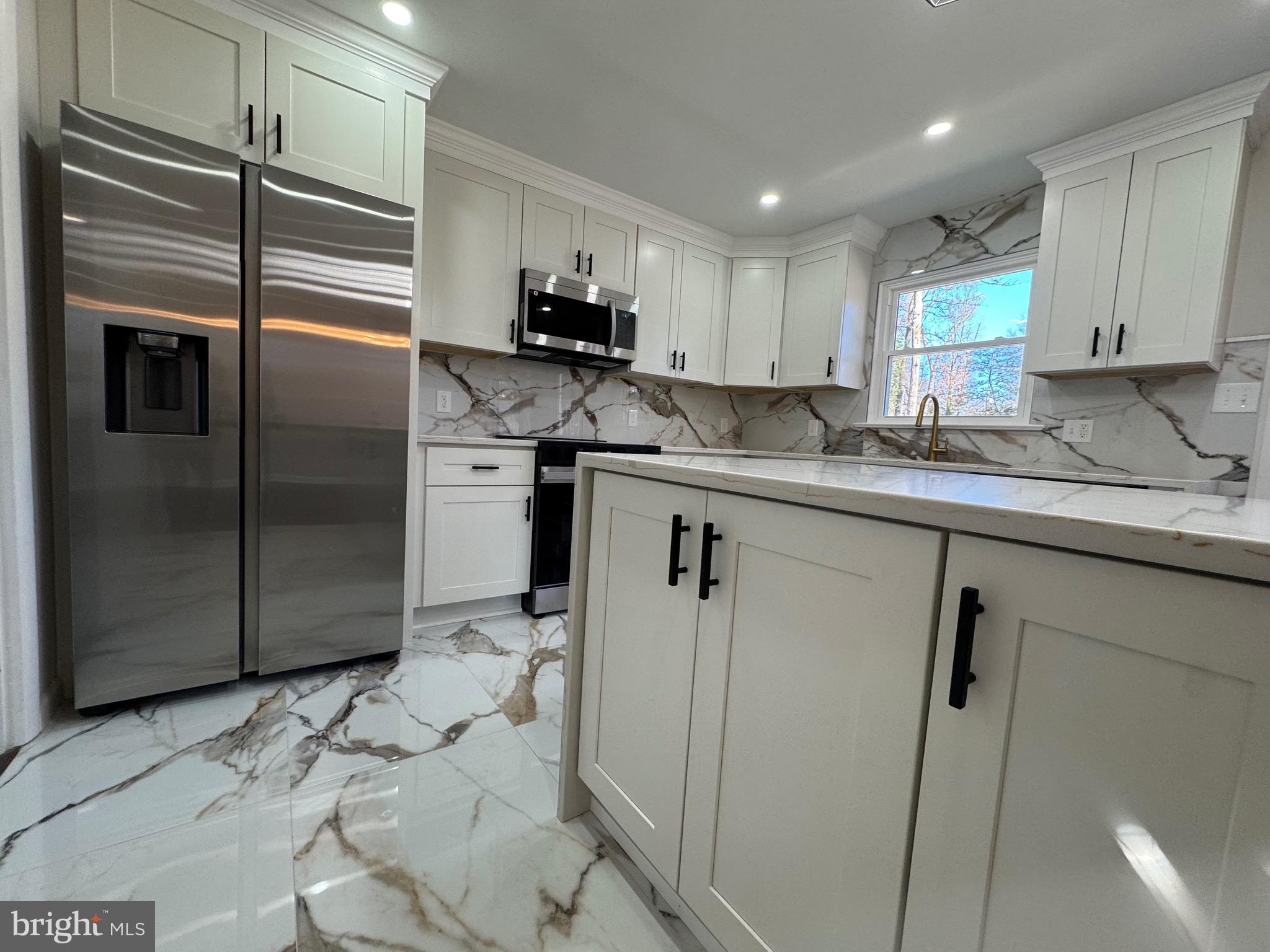 YACHT HAVEN ESTATES - Residential