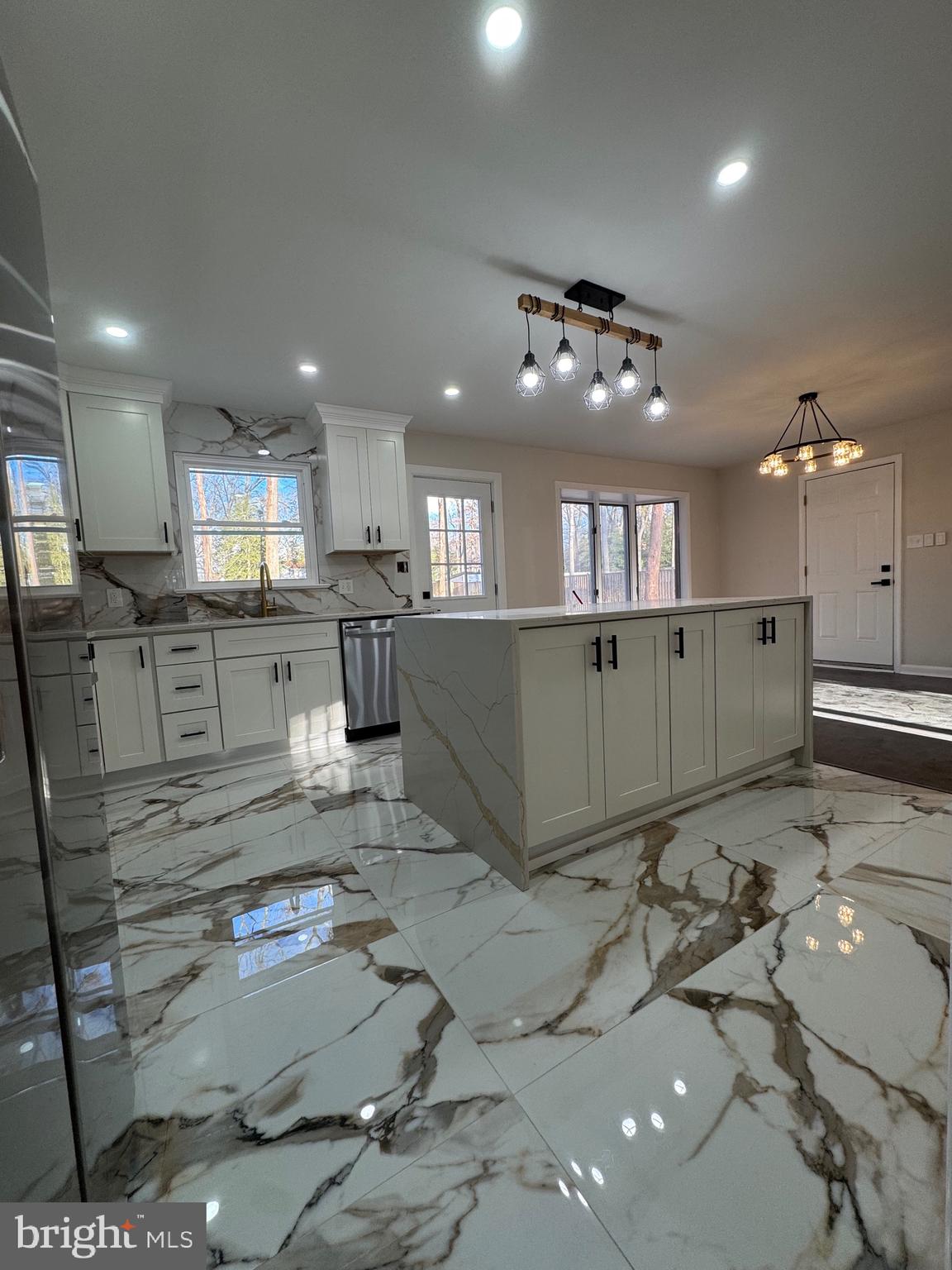 YACHT HAVEN ESTATES - Residential