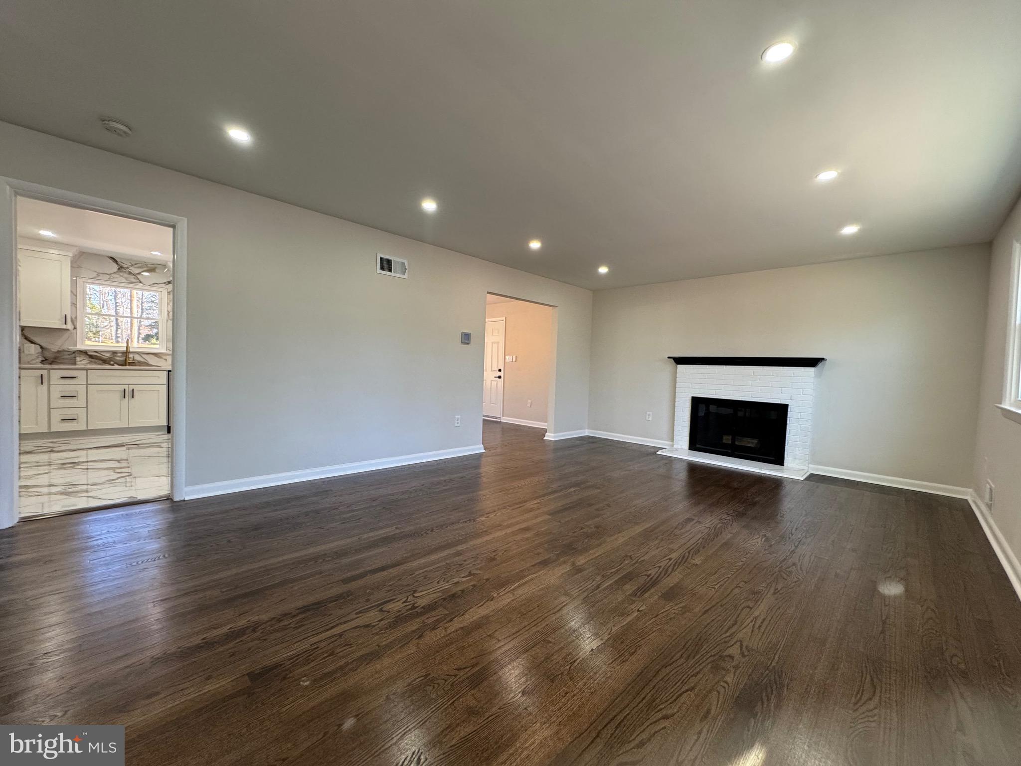 YACHT HAVEN ESTATES - Residential