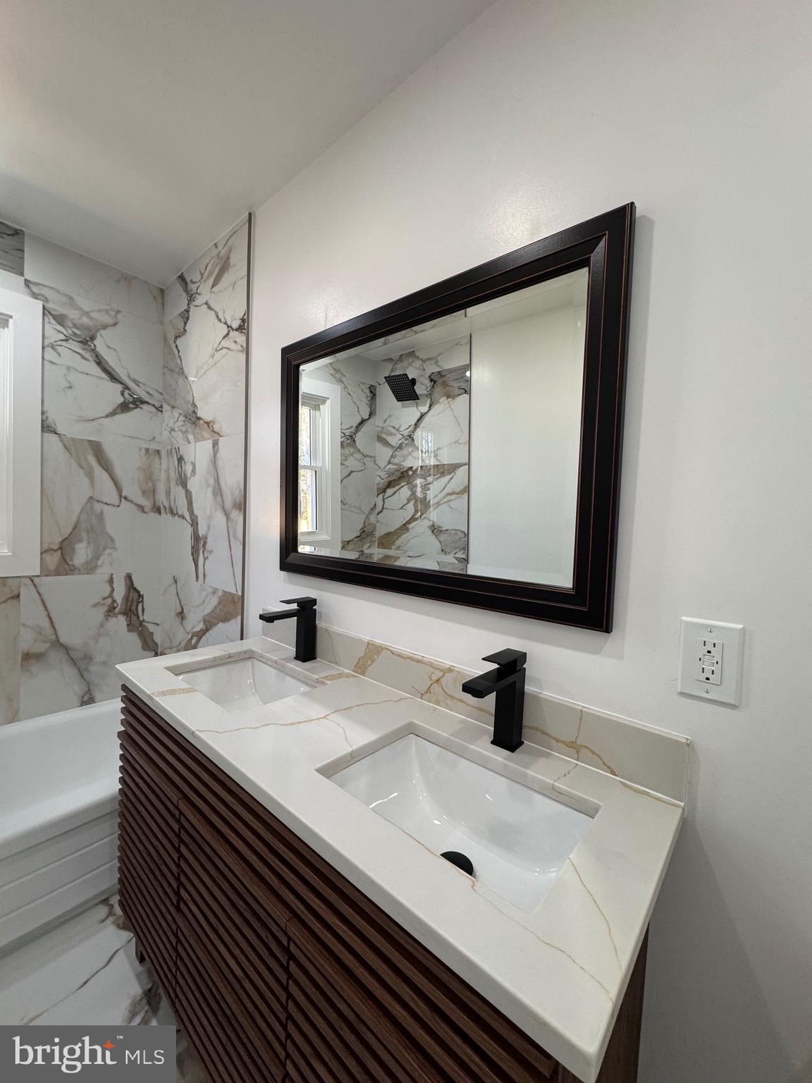 YACHT HAVEN ESTATES - Residential