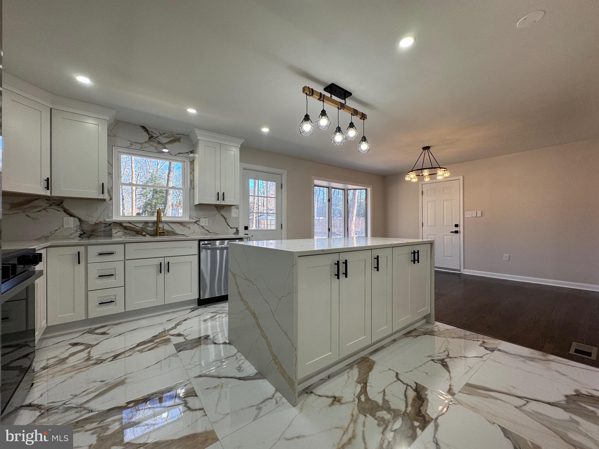 YACHT HAVEN ESTATES - Residential