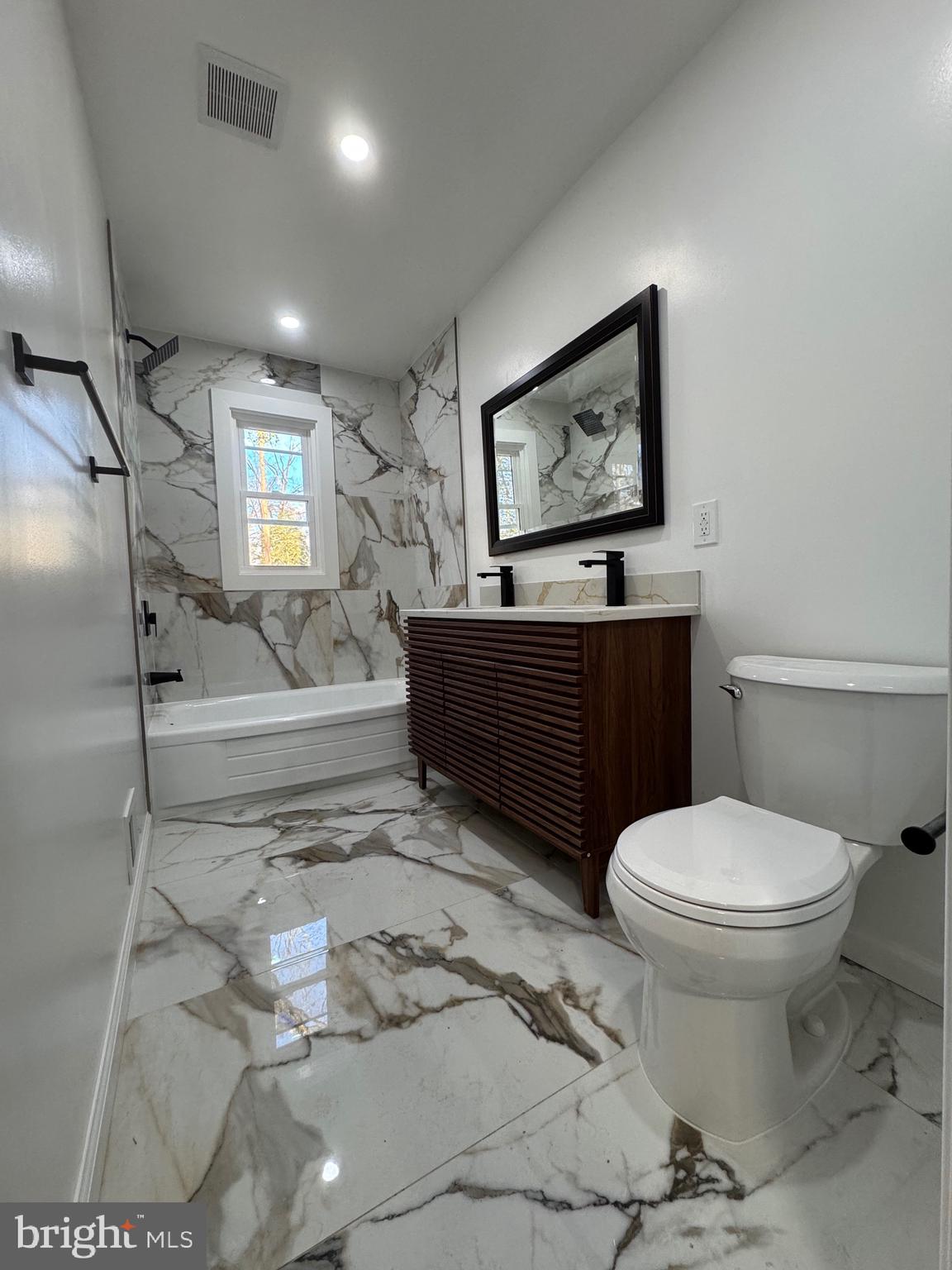 YACHT HAVEN ESTATES - Residential