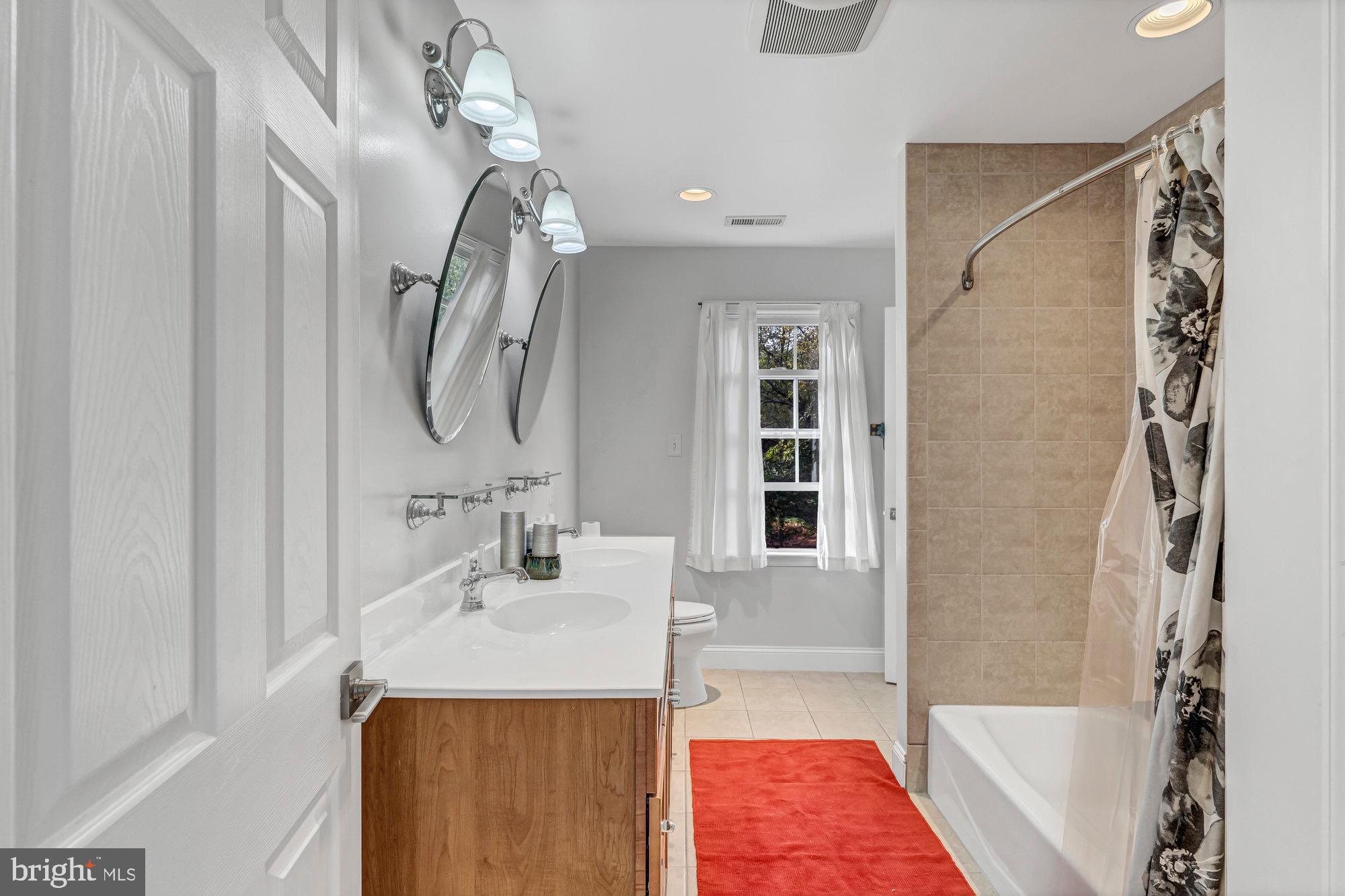 EAST VIENNA WOODS - Residential