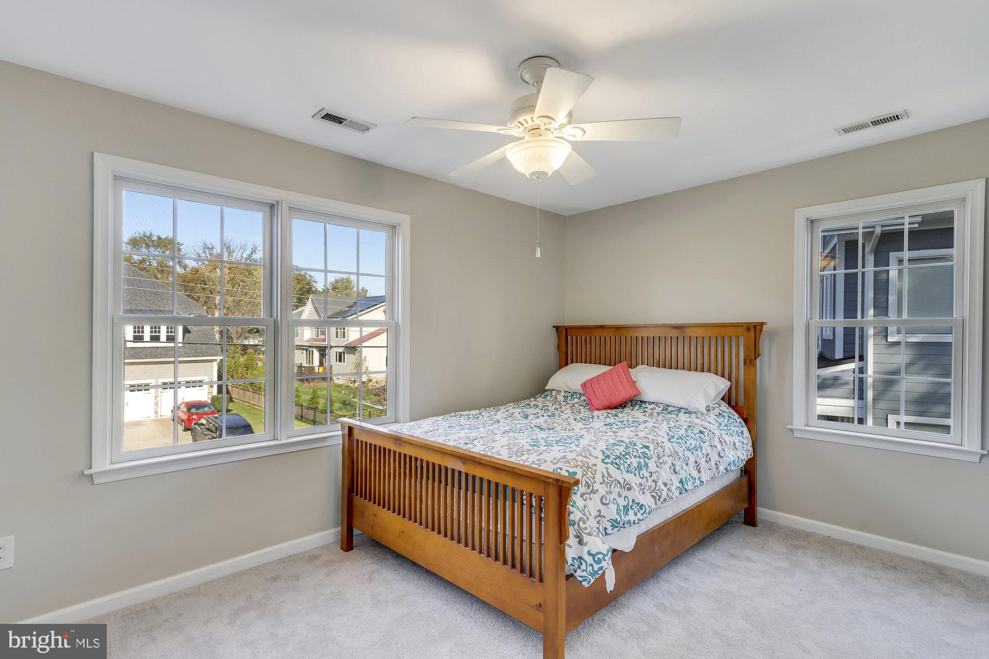 EAST VIENNA WOODS - Residential