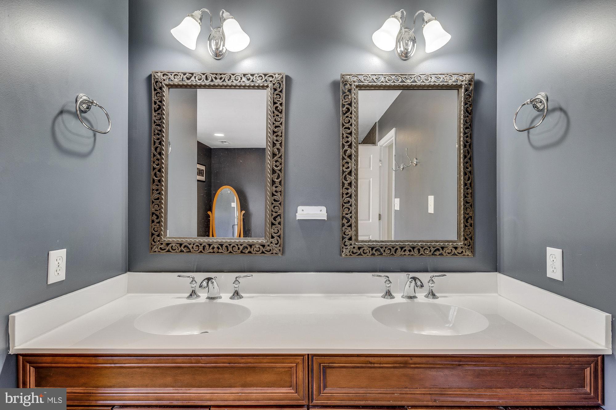 EAST VIENNA WOODS - Residential