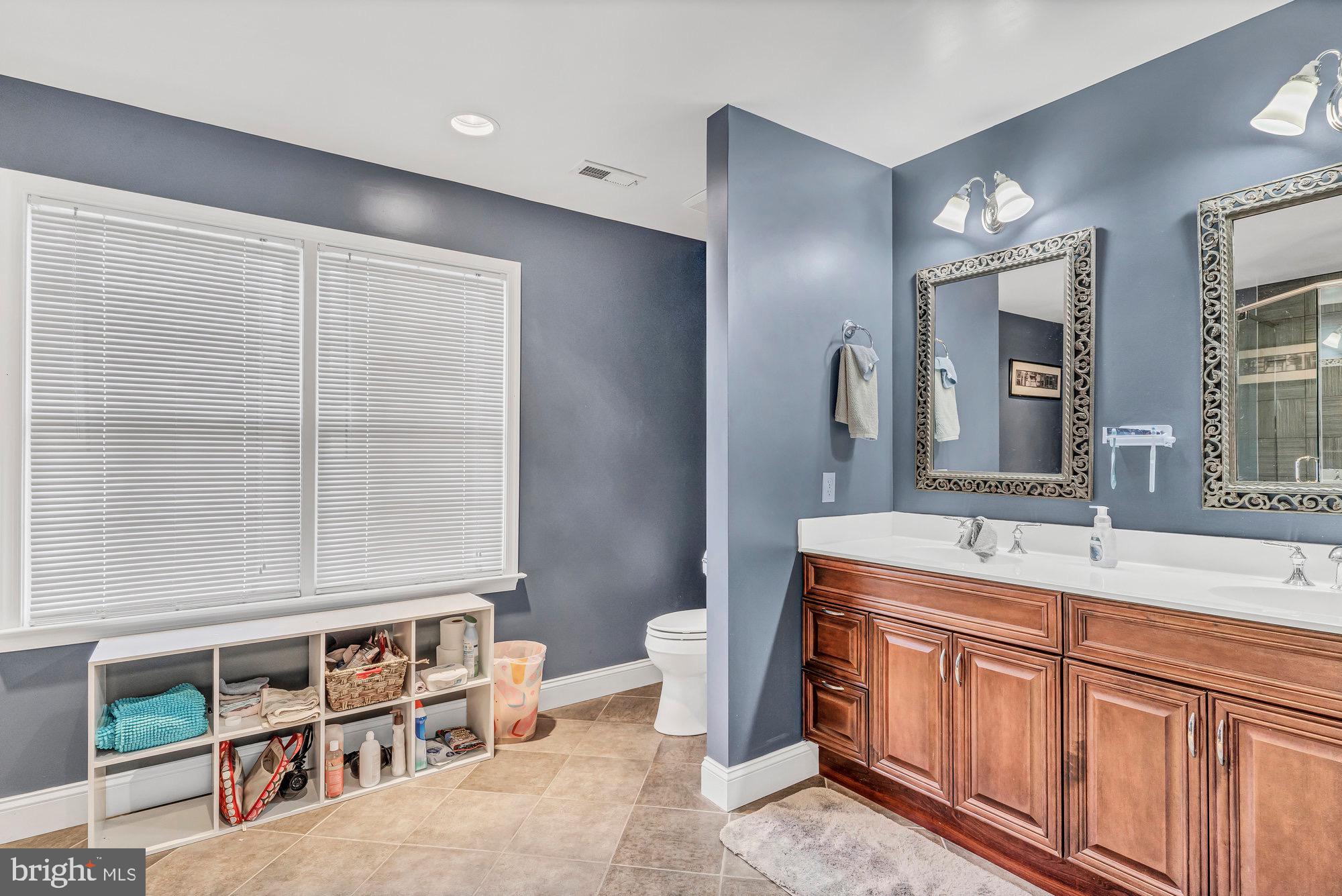 EAST VIENNA WOODS - Residential