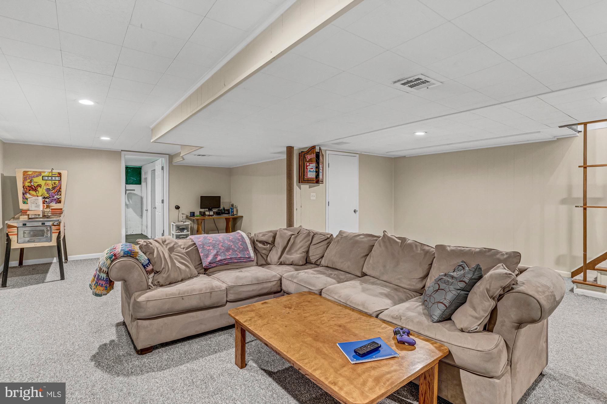 EAST VIENNA WOODS - Residential