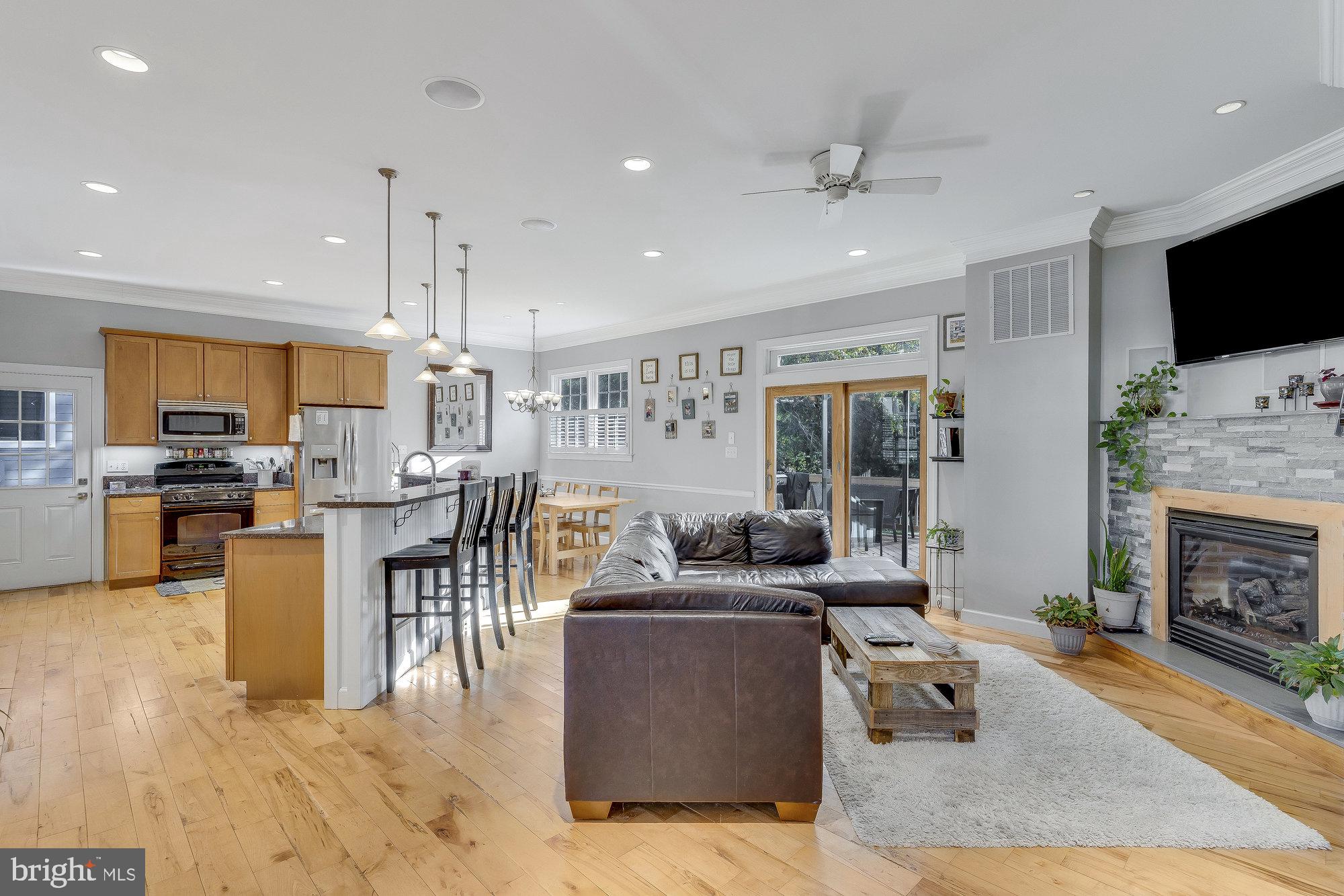 EAST VIENNA WOODS - Residential