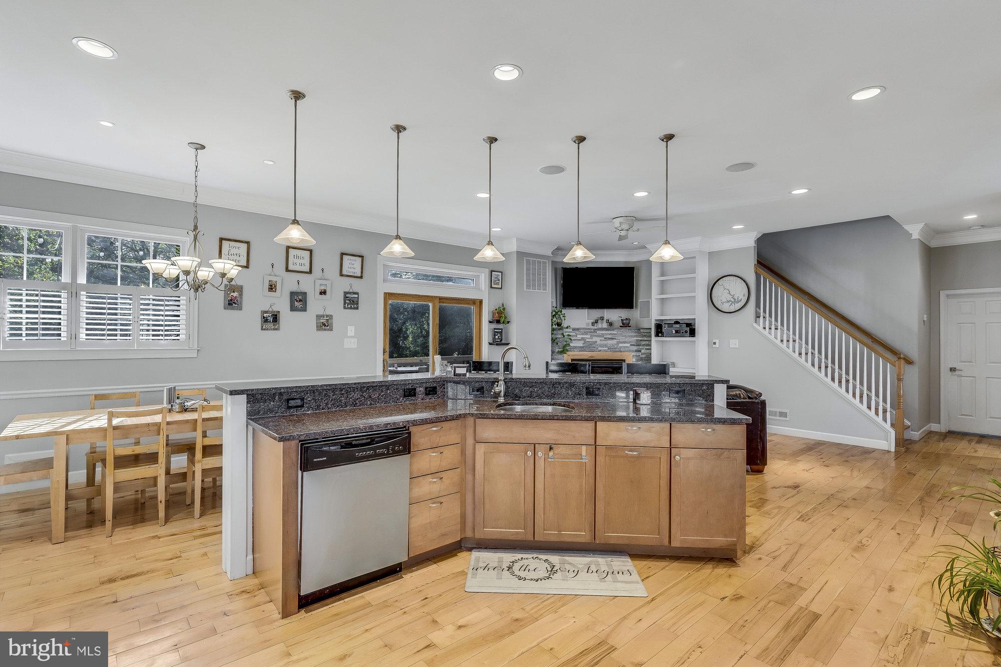 EAST VIENNA WOODS - Residential