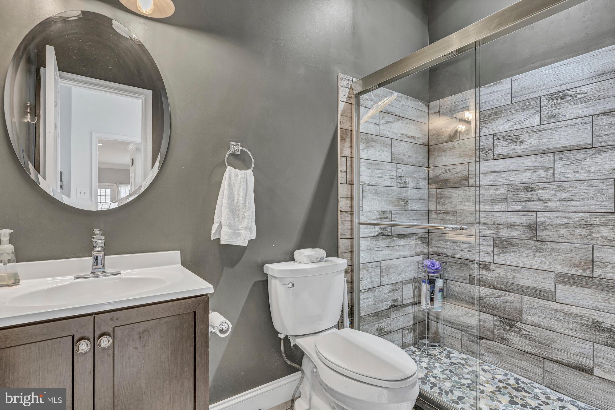 EAST VIENNA WOODS - Residential