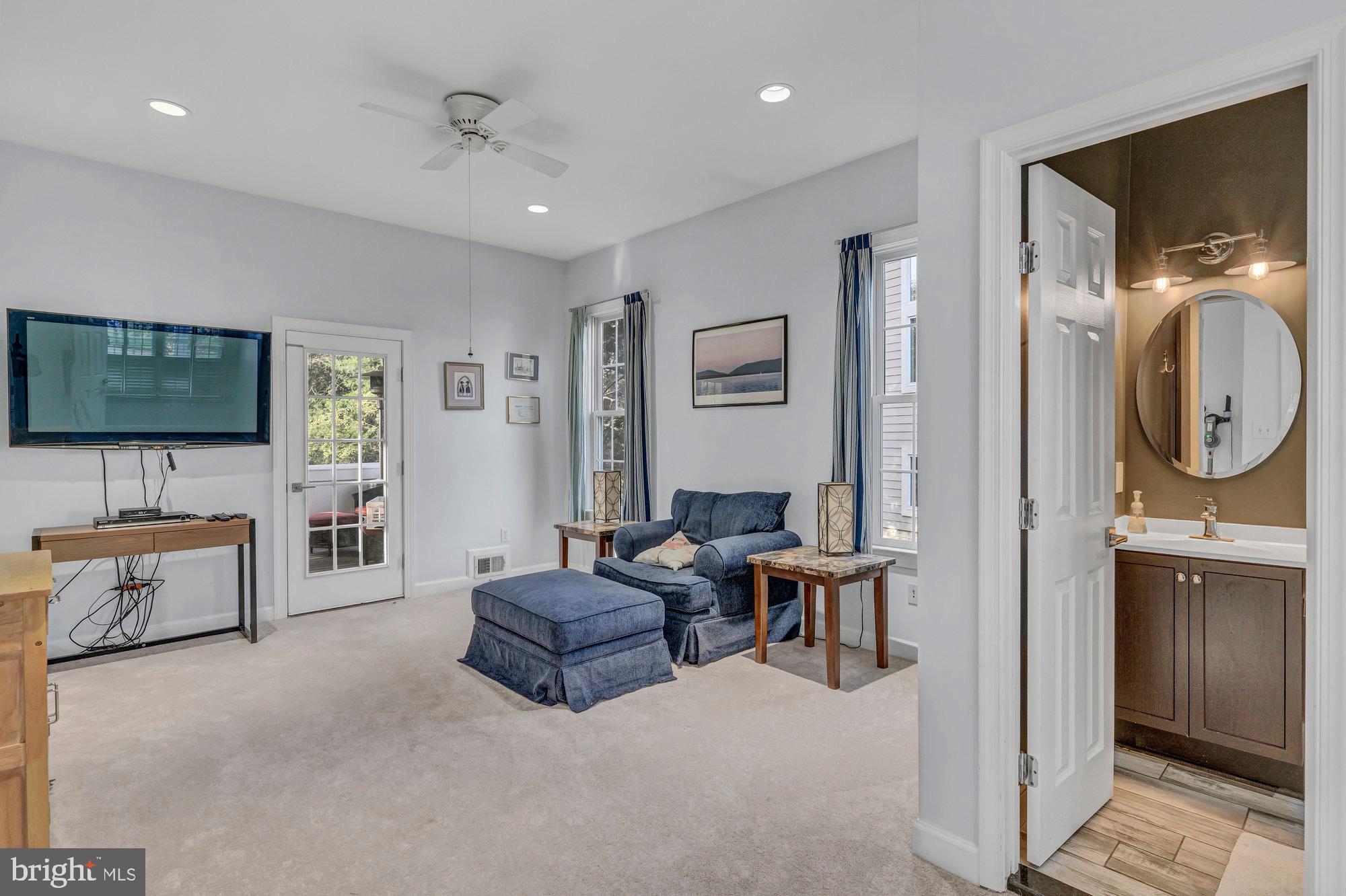 EAST VIENNA WOODS - Residential