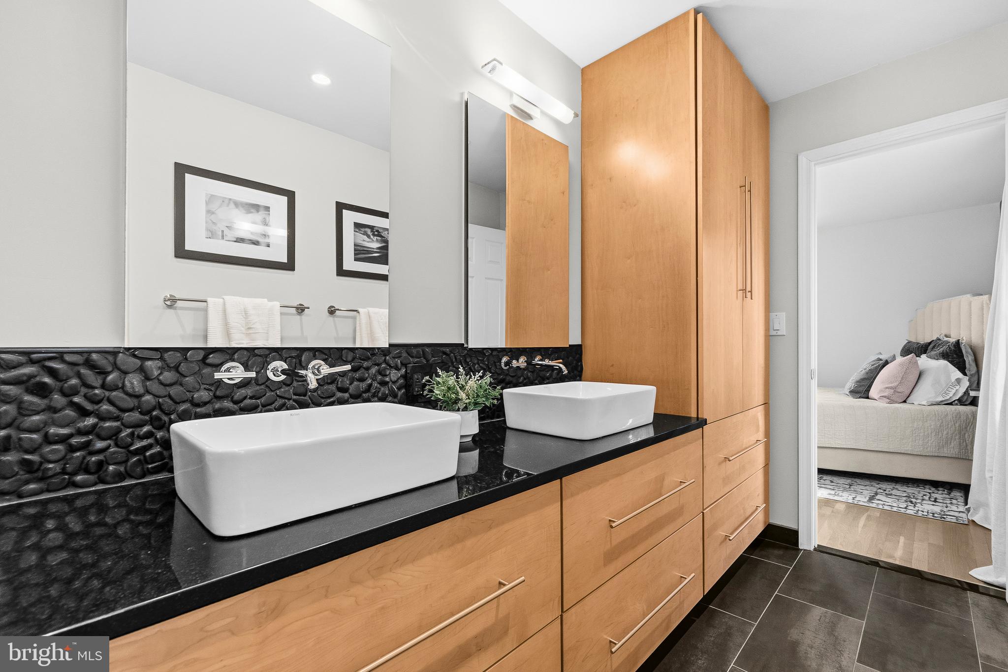 WILLIAMSBURG VILLAGE - Residential