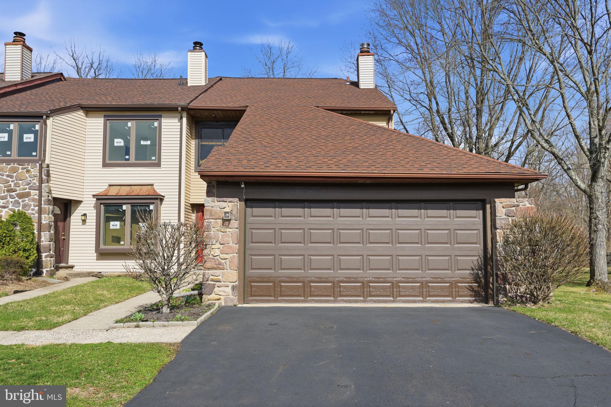 2125 WEYBRIDGE COMMONS