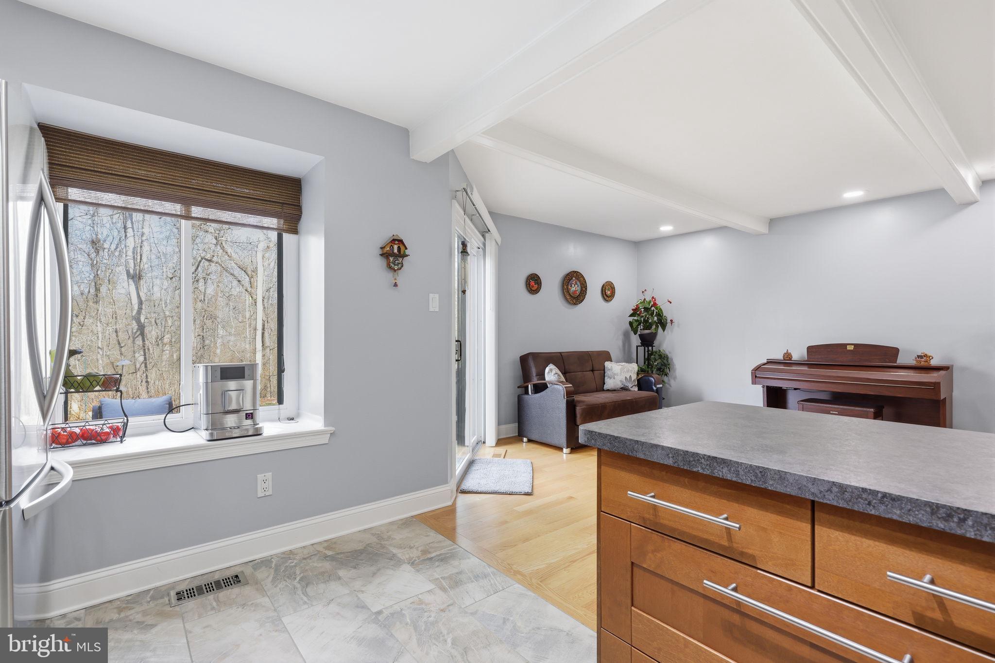 VILLAGE SHIRES - Residential