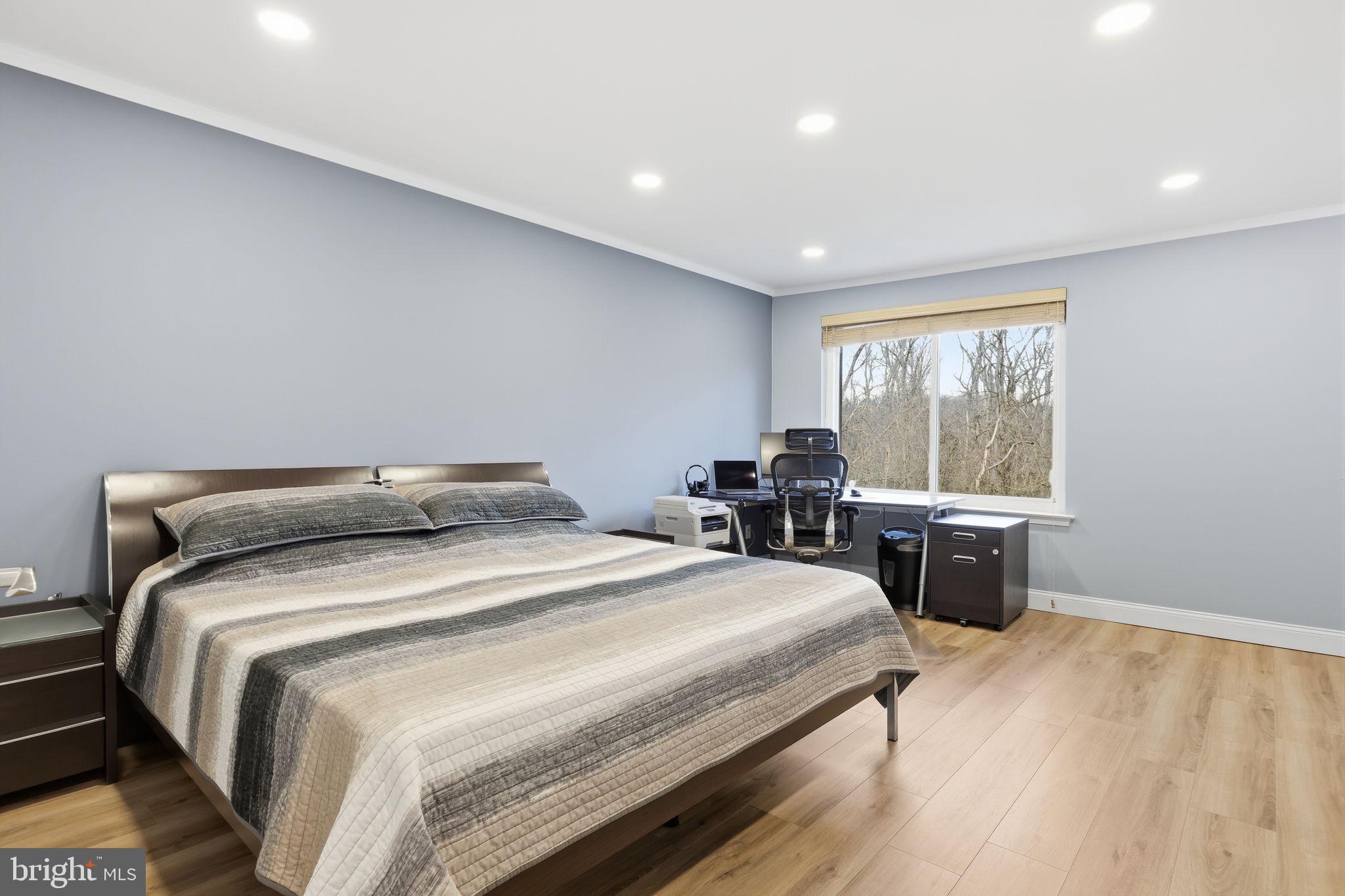 VILLAGE SHIRES - Residential