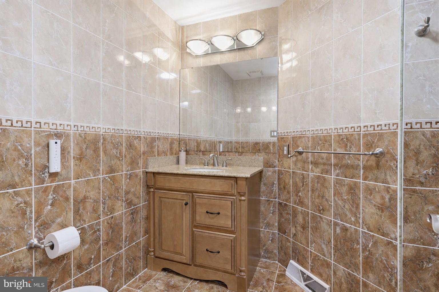 VILLAGE SHIRES - Residential