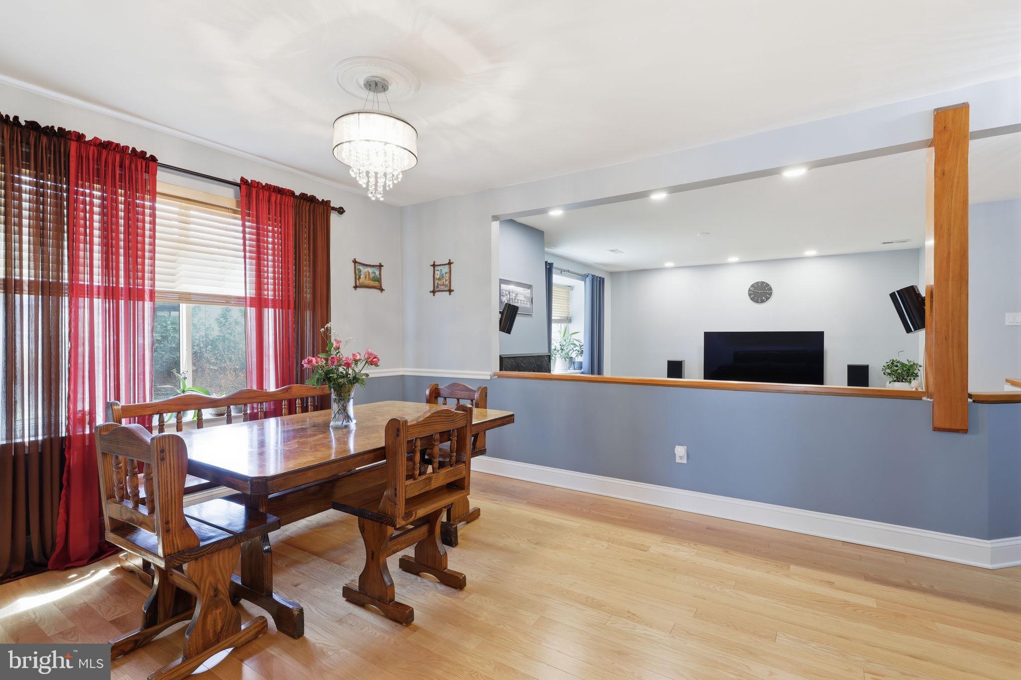 VILLAGE SHIRES - Residential