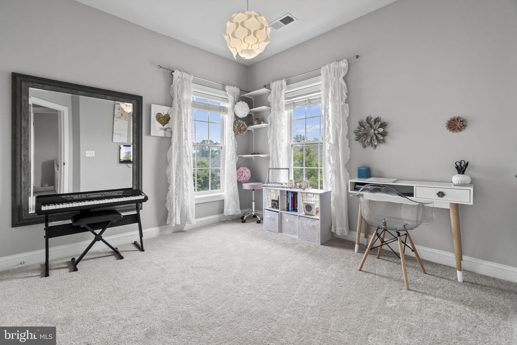 POTOMAC CLUB - Residential