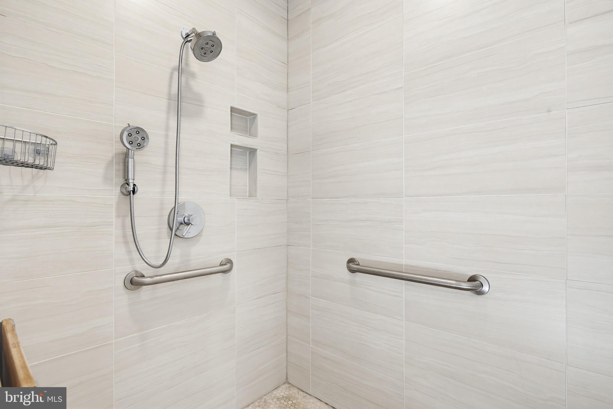 ARROWOOD - Residential