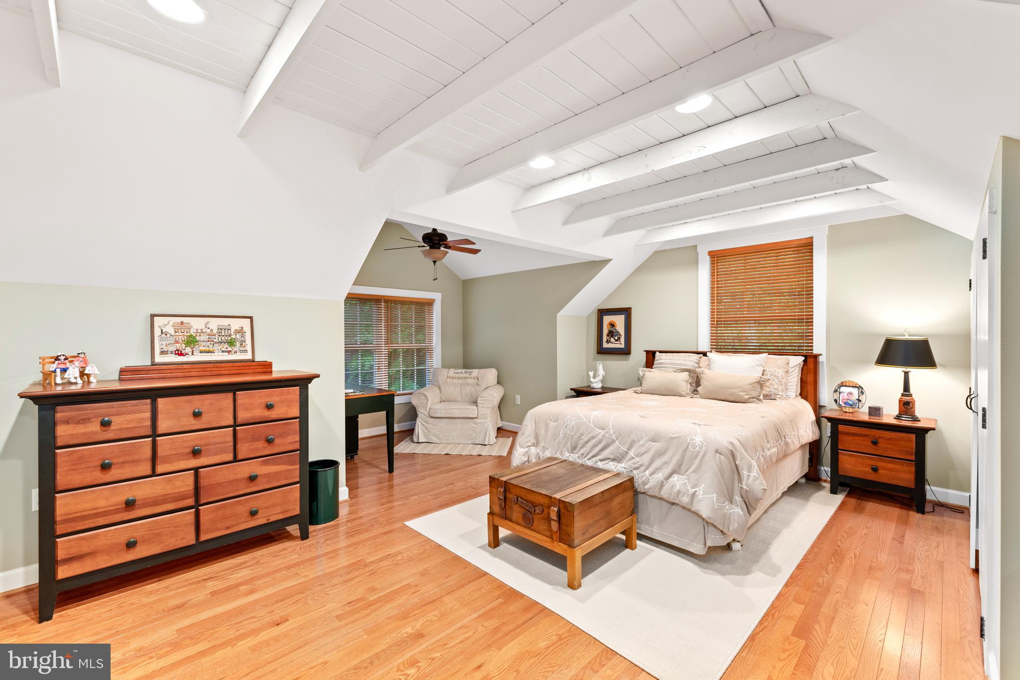 BEAR CASTLE - Residential