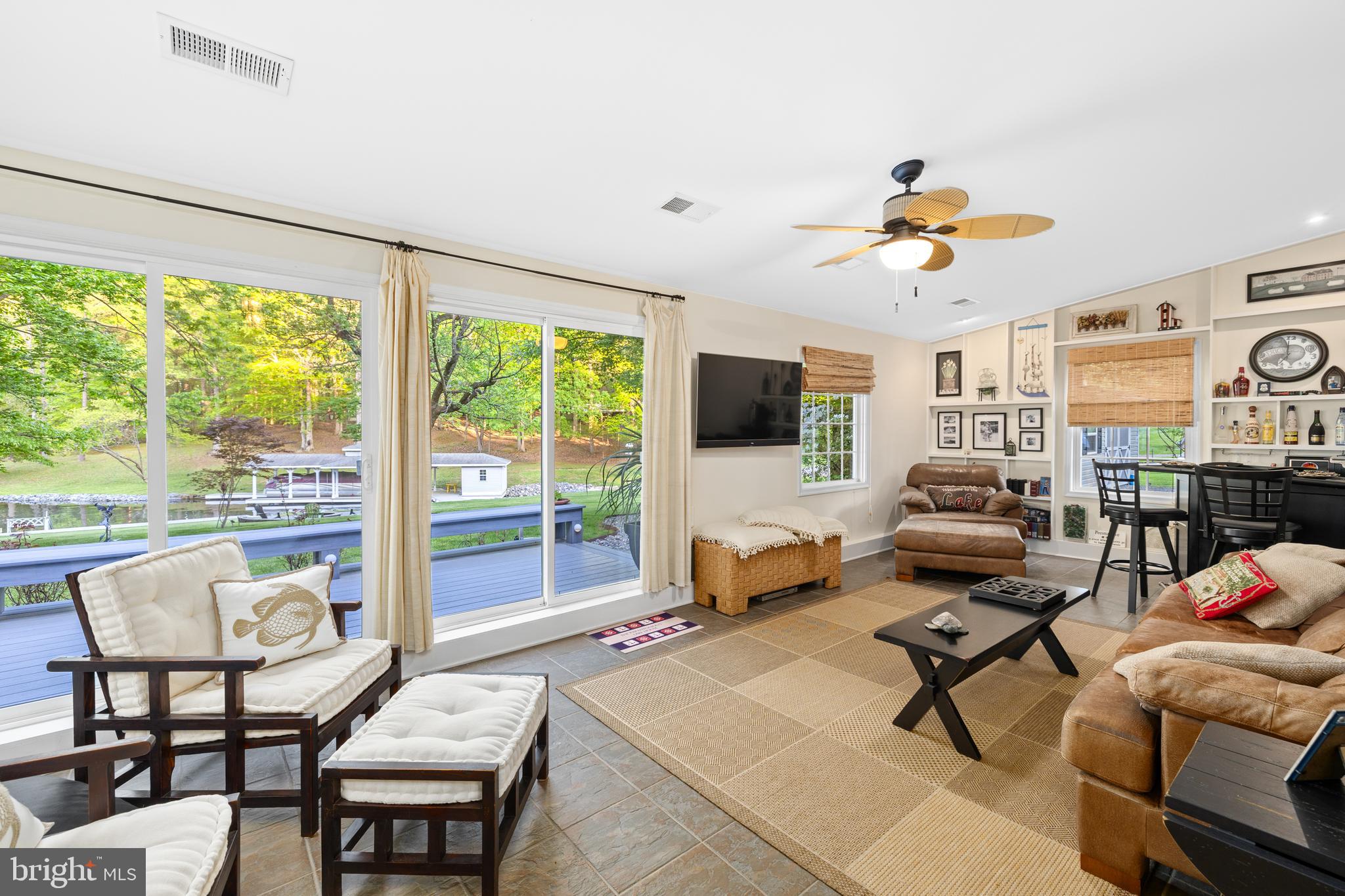 BEAR CASTLE - Residential