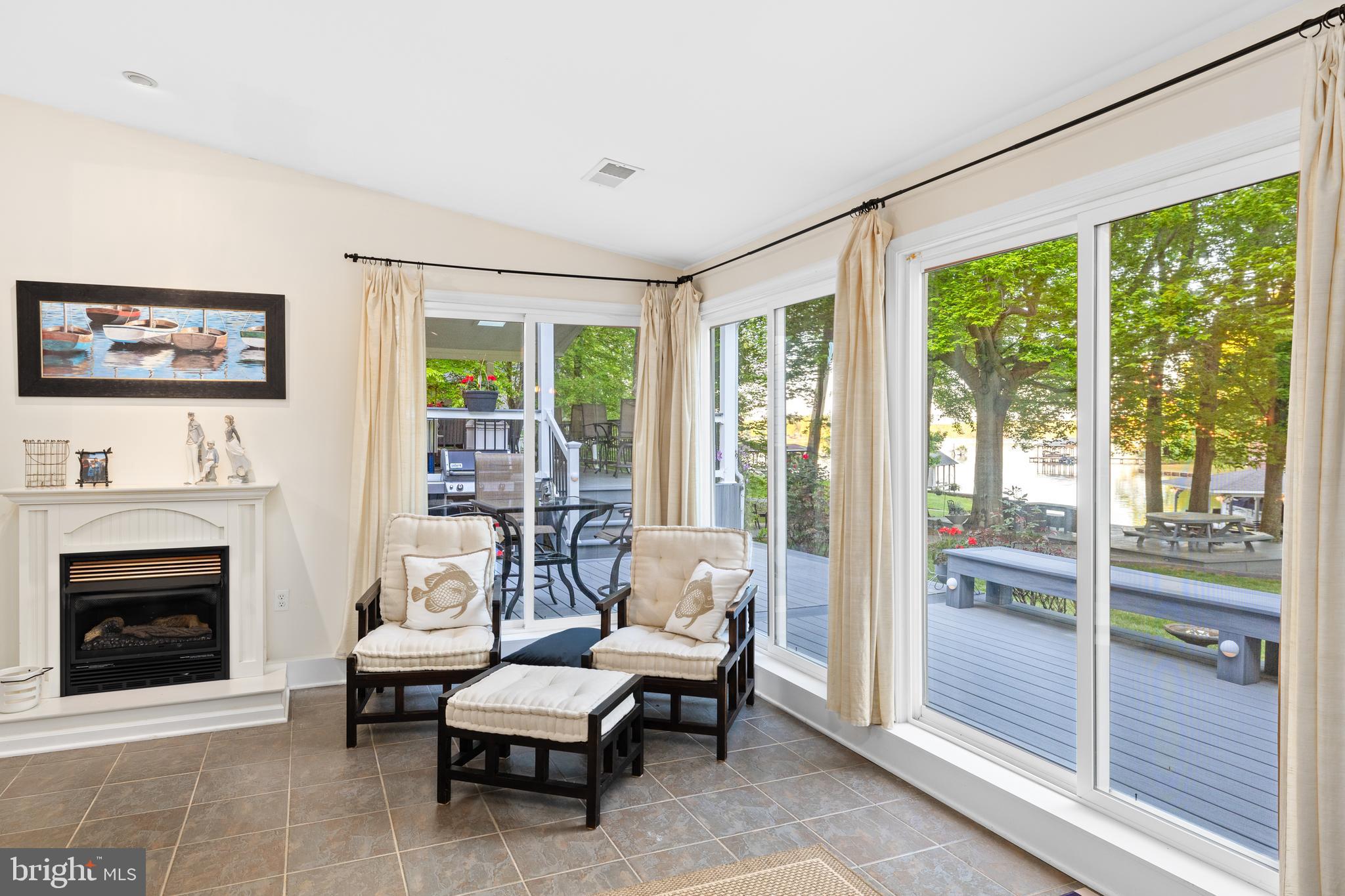 BEAR CASTLE - Residential